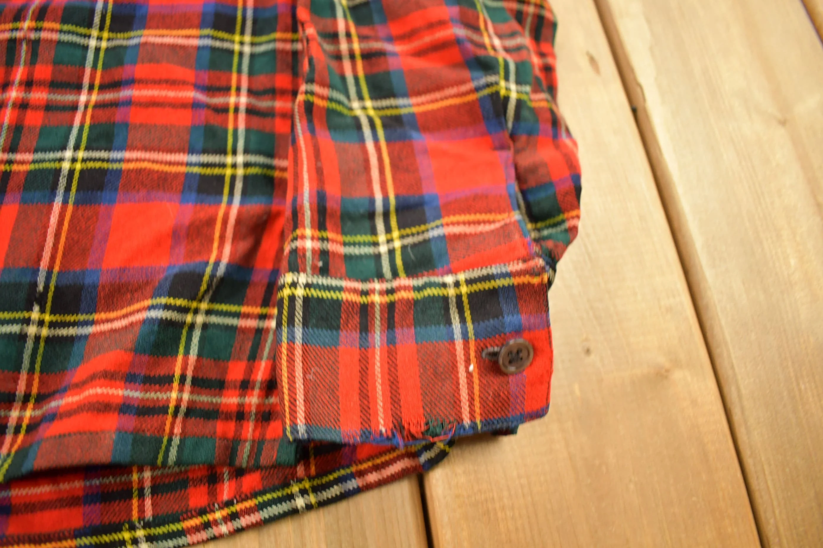Vintage 1960s Lochan Authentic Tartan Plaid Flannel Button Up Shirt Men's MMen's Medium - Image 5