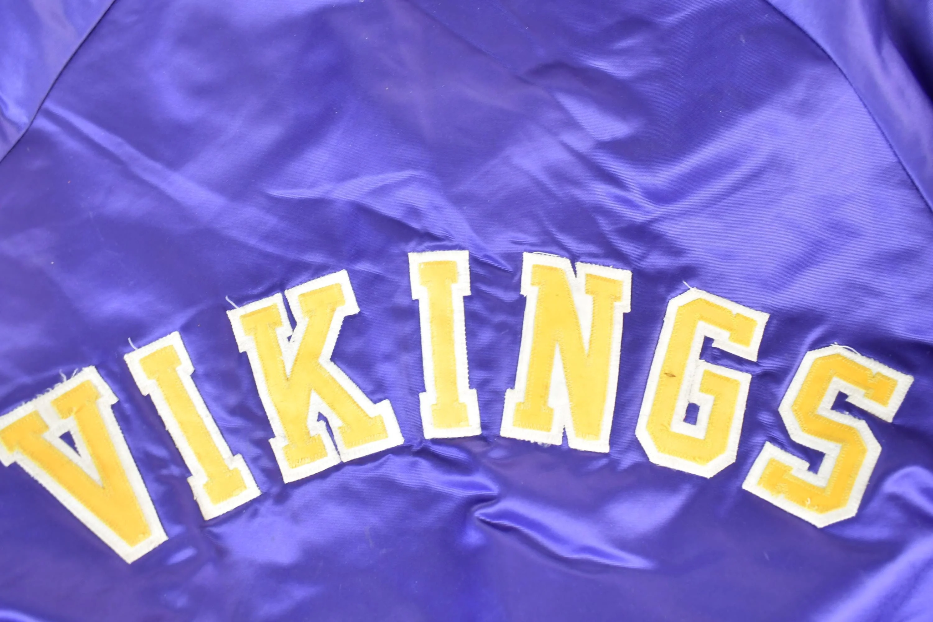 Vintage 1980s Minnesota Vikings Team NFL Football Chalk Line Satin Button Up Bomber Embroidered Puffer Jacket - Image 7