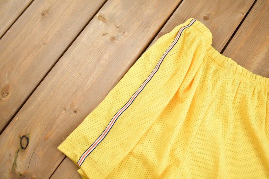 Vintage 1980s The Body Co Athletic Shorts Men's Small - Image 3