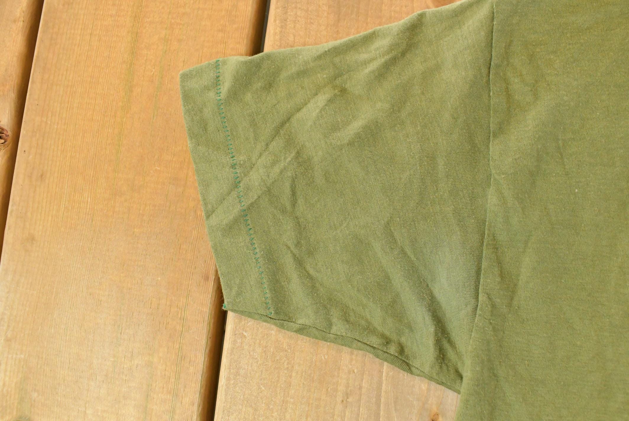 Vintage 1981 M*A*S*H 4077th TV Promo T-Shirt Men's Small - Image 6