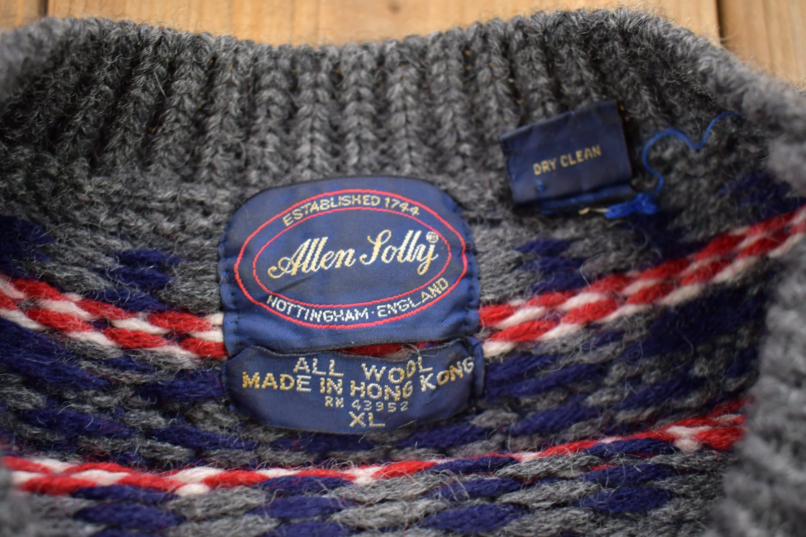 Vintage 1990s Allen Solly 100% Wool Knit Sweater Men's XL - Image 3