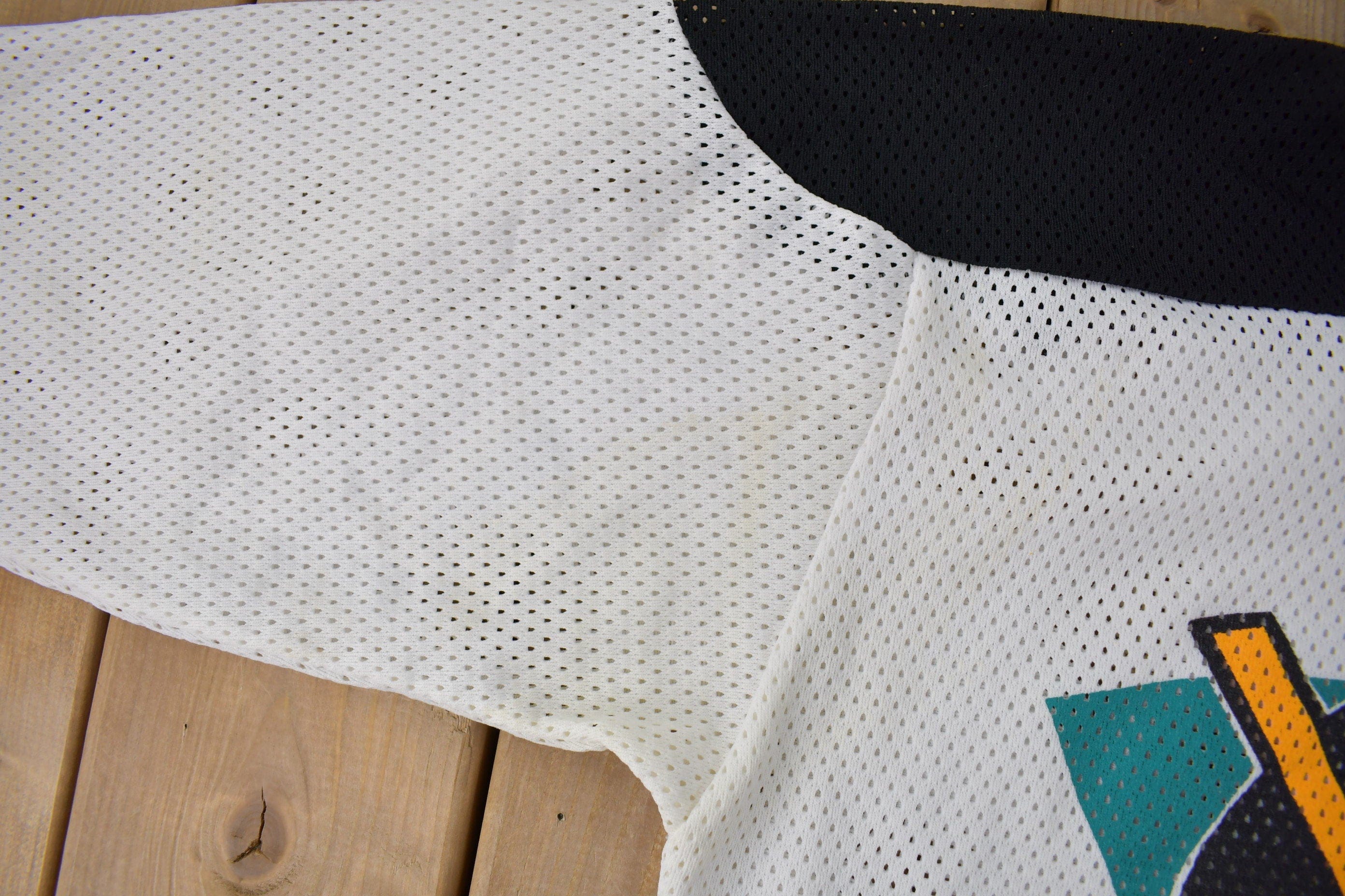 Vintage 1990s Anaheim Mighty Ducks NHL Ravens Hockey Jersey Made In Canada Size Youth Large - Image 4