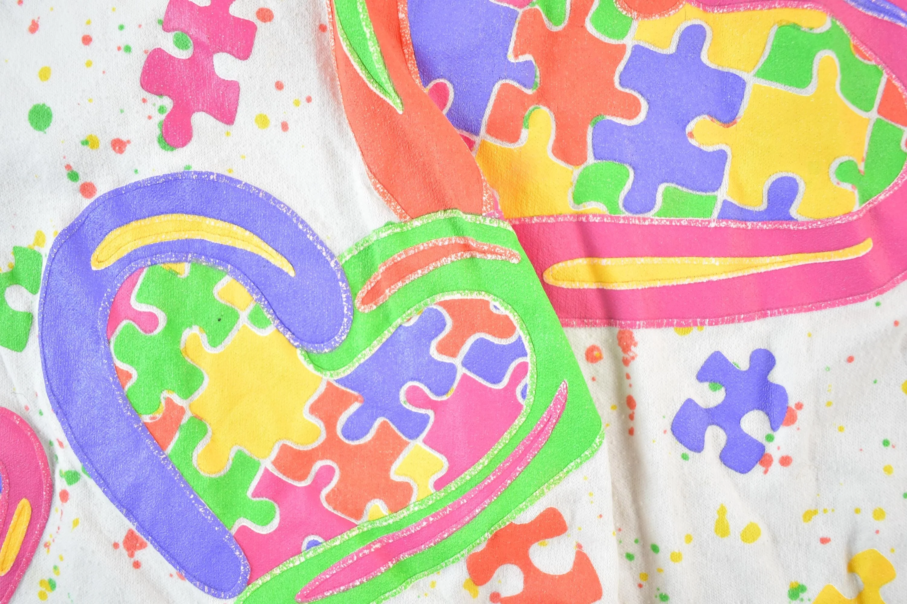 Vintage 1990s Andover Togs Puzzle Hearts Souvenir All Over Print T-Shirt Women's S - Image 3