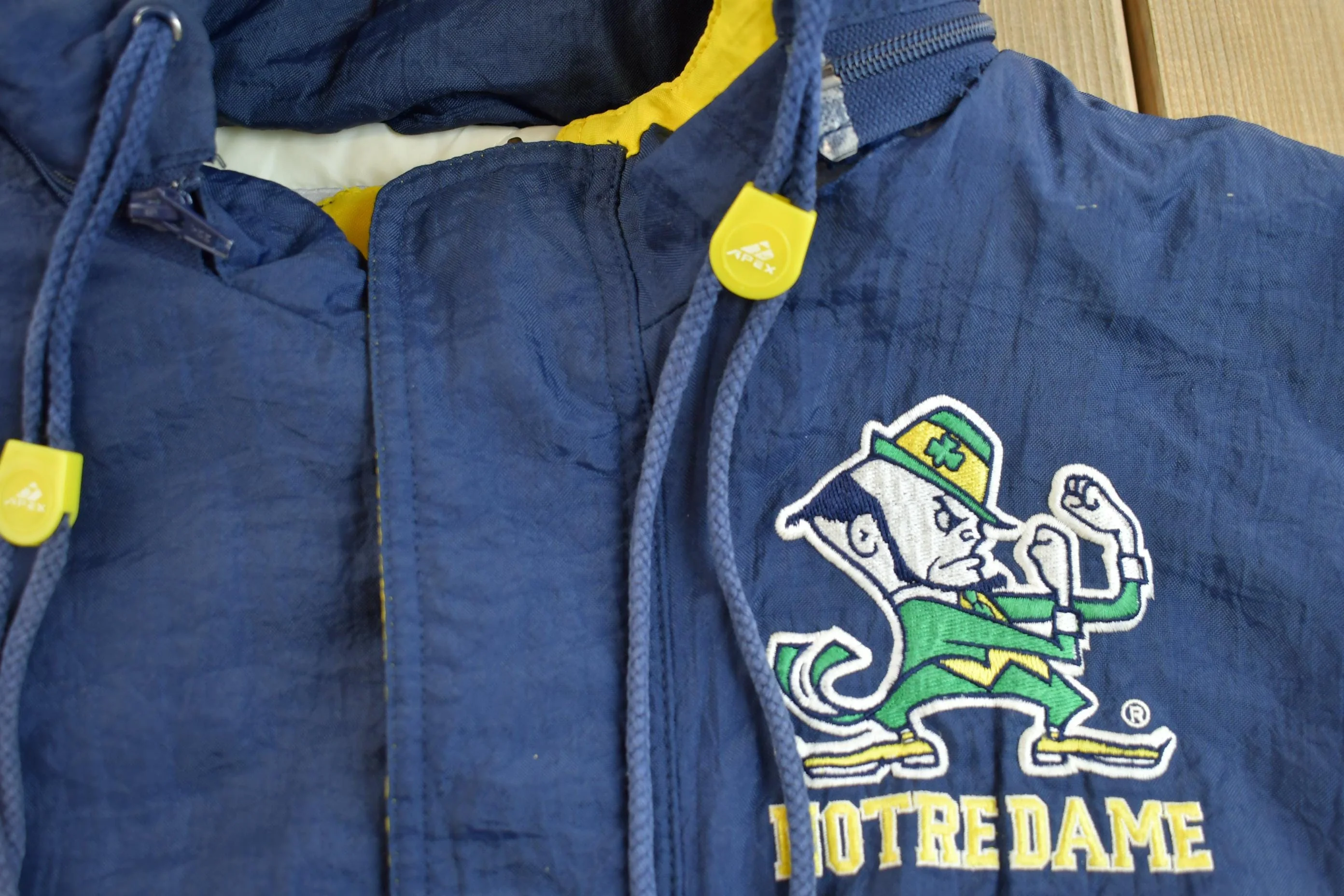 Vintage 1990s Apex One University of Notre Dame Fighting Irish Collegiate Puffer Jacket Men's 3XL - Image 4