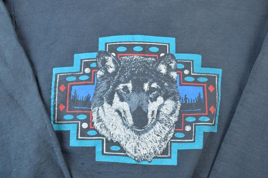 Vintage 1990s Aztec Wolf Outdoorsman Crewneck Sweatshirt Men's Large - Image 4