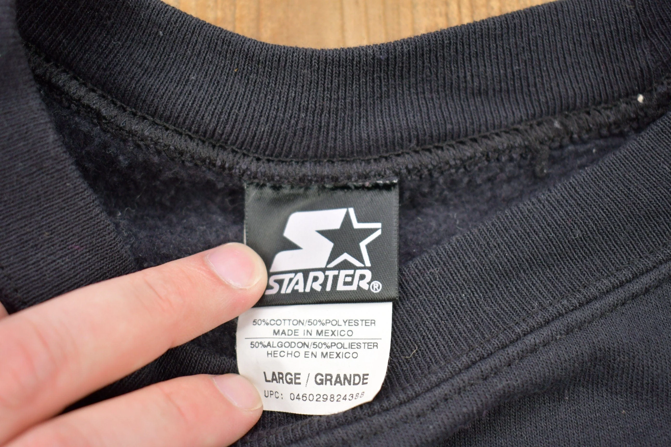 Vintage 1990s Blank Black Starter Crewneck SweatshirtMen's Medium - Image 4
