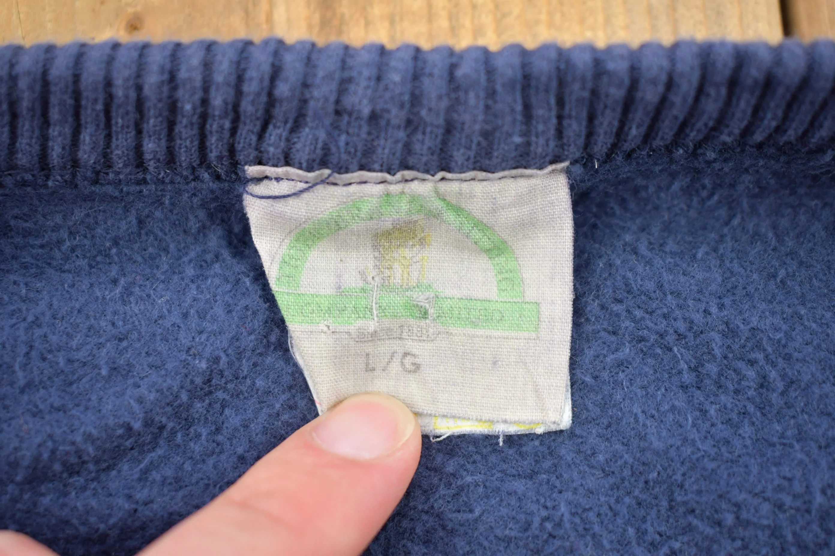 Vintage 1990s Blank Navy Blue Crewneck Sweatshirt Men's Small - Image 3