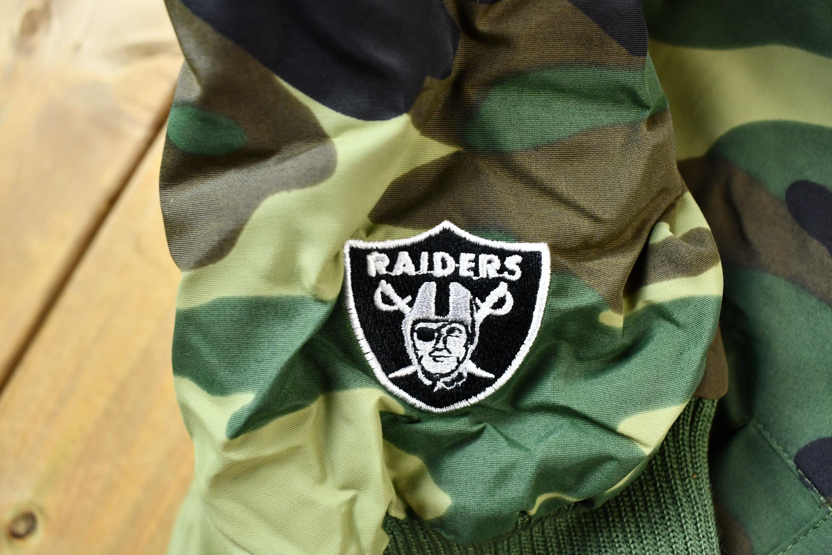 Vintage 1990s Camo Raiders NFL Football Hooded Puffer Jacket Men's 3XL - Image 6