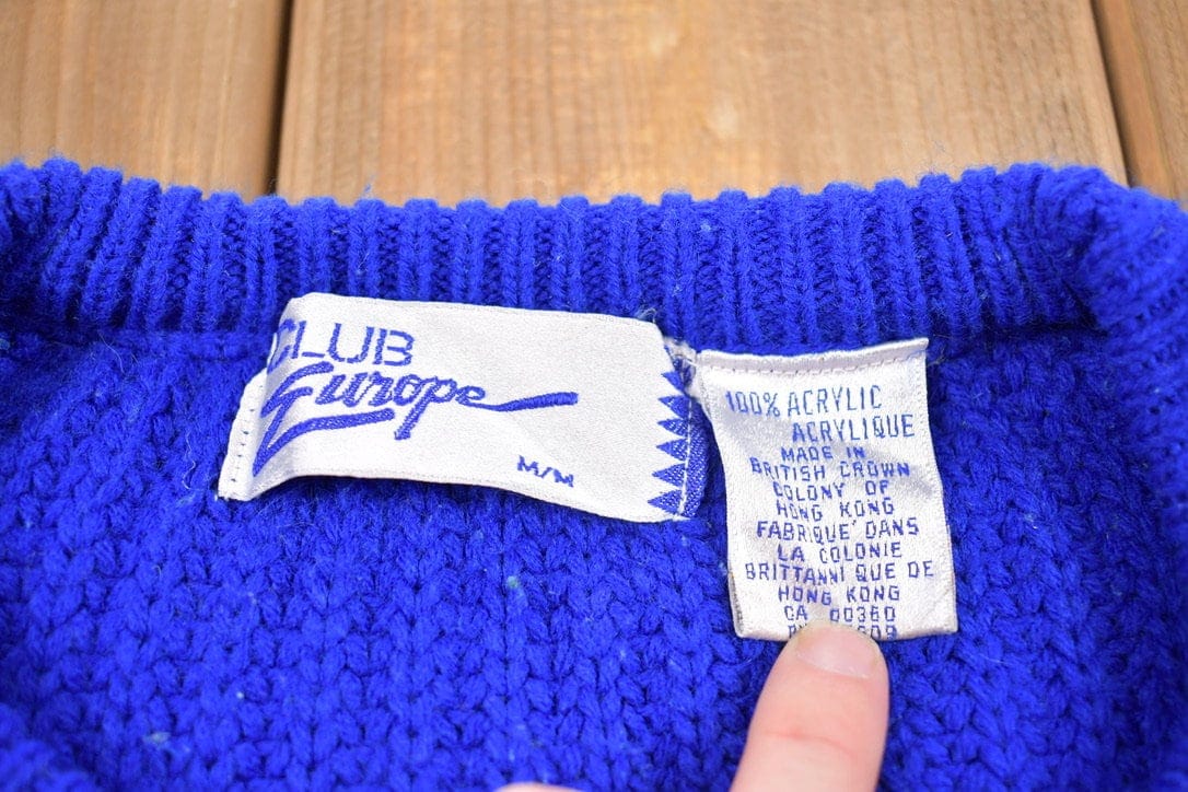 Vintage 1990s Club Europe Knitted Crewneck Sweater Men's Medium - Image 3