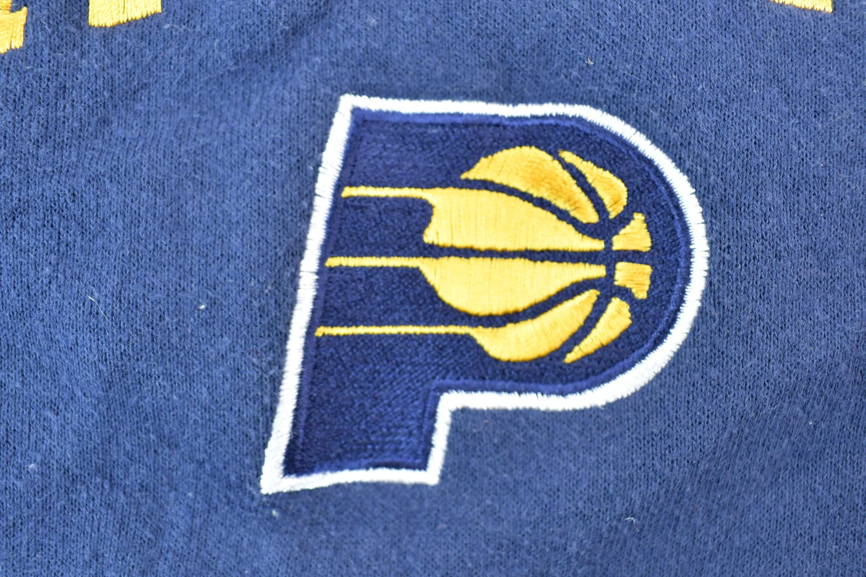 Vintage 1990s Indiana Pacers Nutmeg Mills NBA Crewneck Sweatshirt Men's Large - Image 5