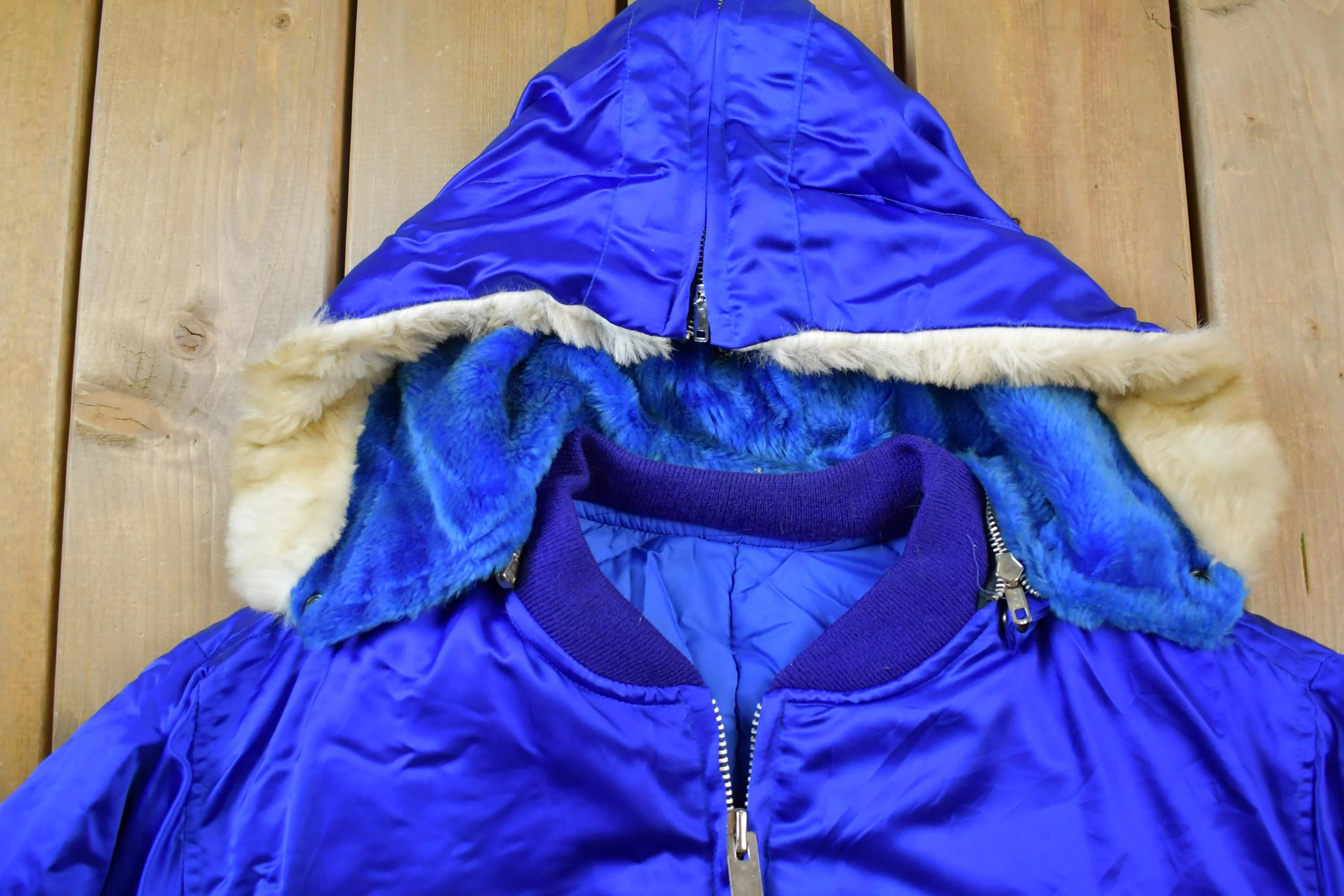 Vintage 1990s Korea Dragon Hooded Puffer Jacket - Image 6