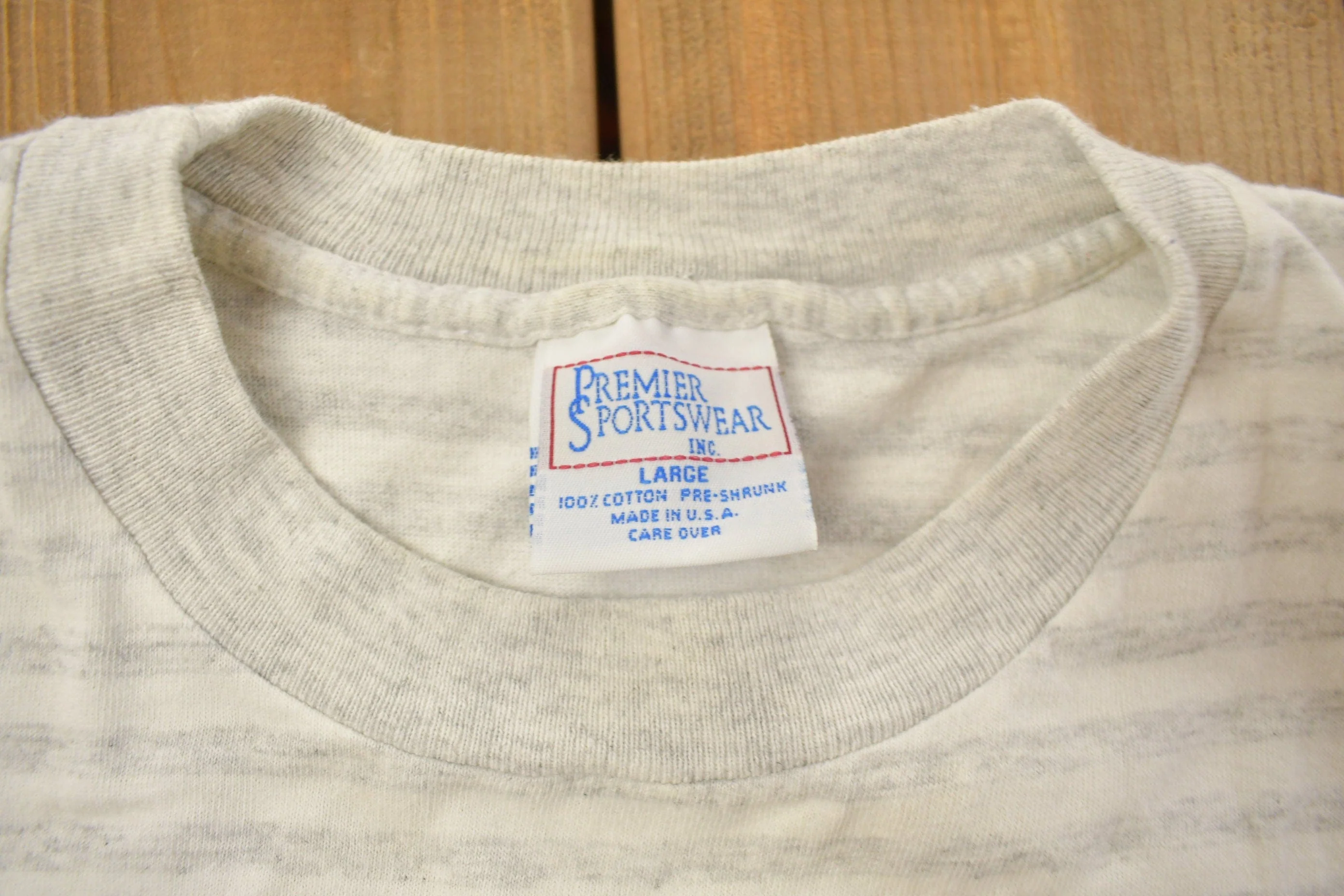 Vintage 1990s Legend Of The Seas Graphic T Shirt Men's Small - Image 4