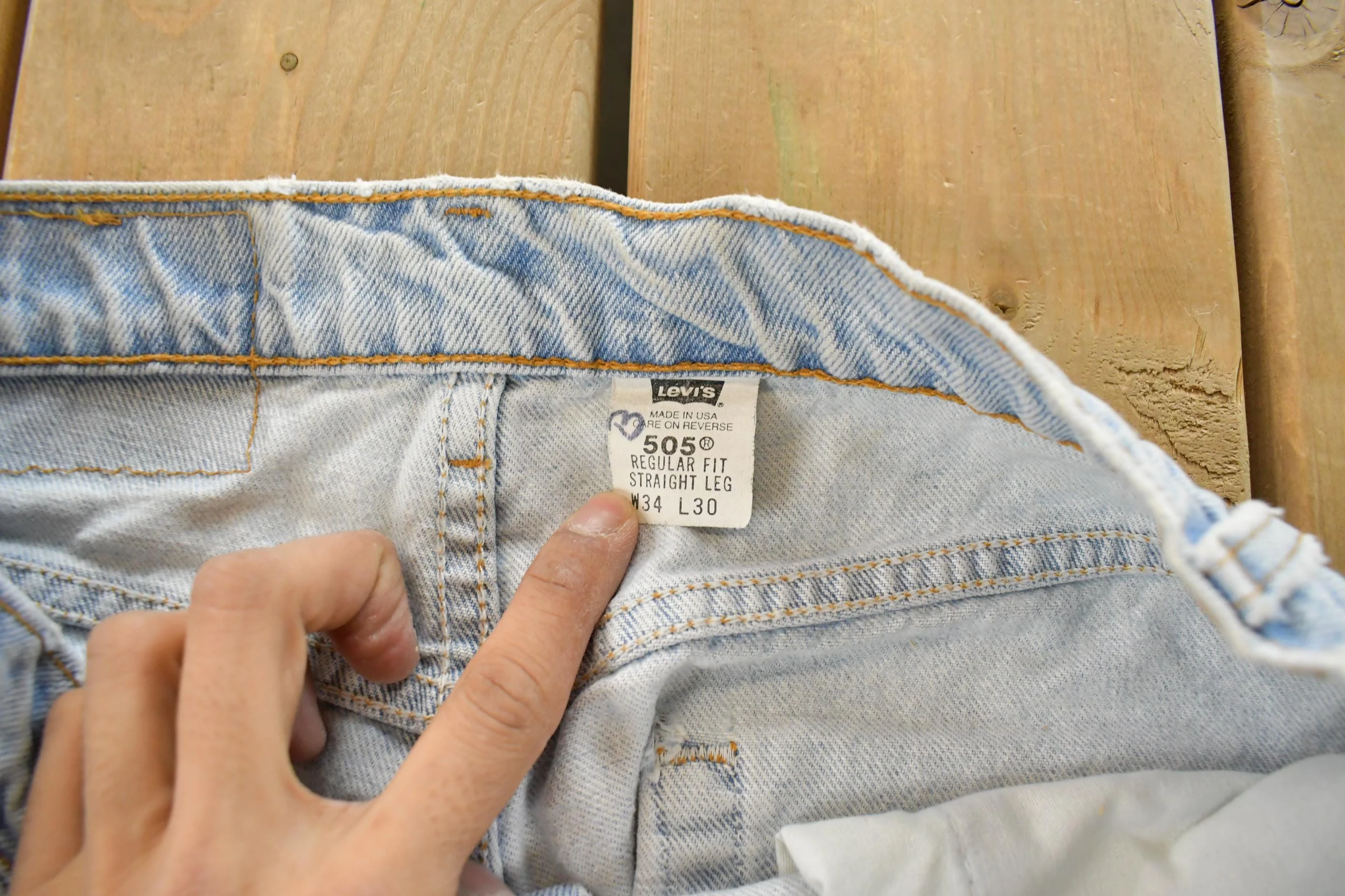 Vintage 1990s Levi's 505 Regular Straight Fit Distressed Denim Jeans Men's 32 x 31 - Image 6