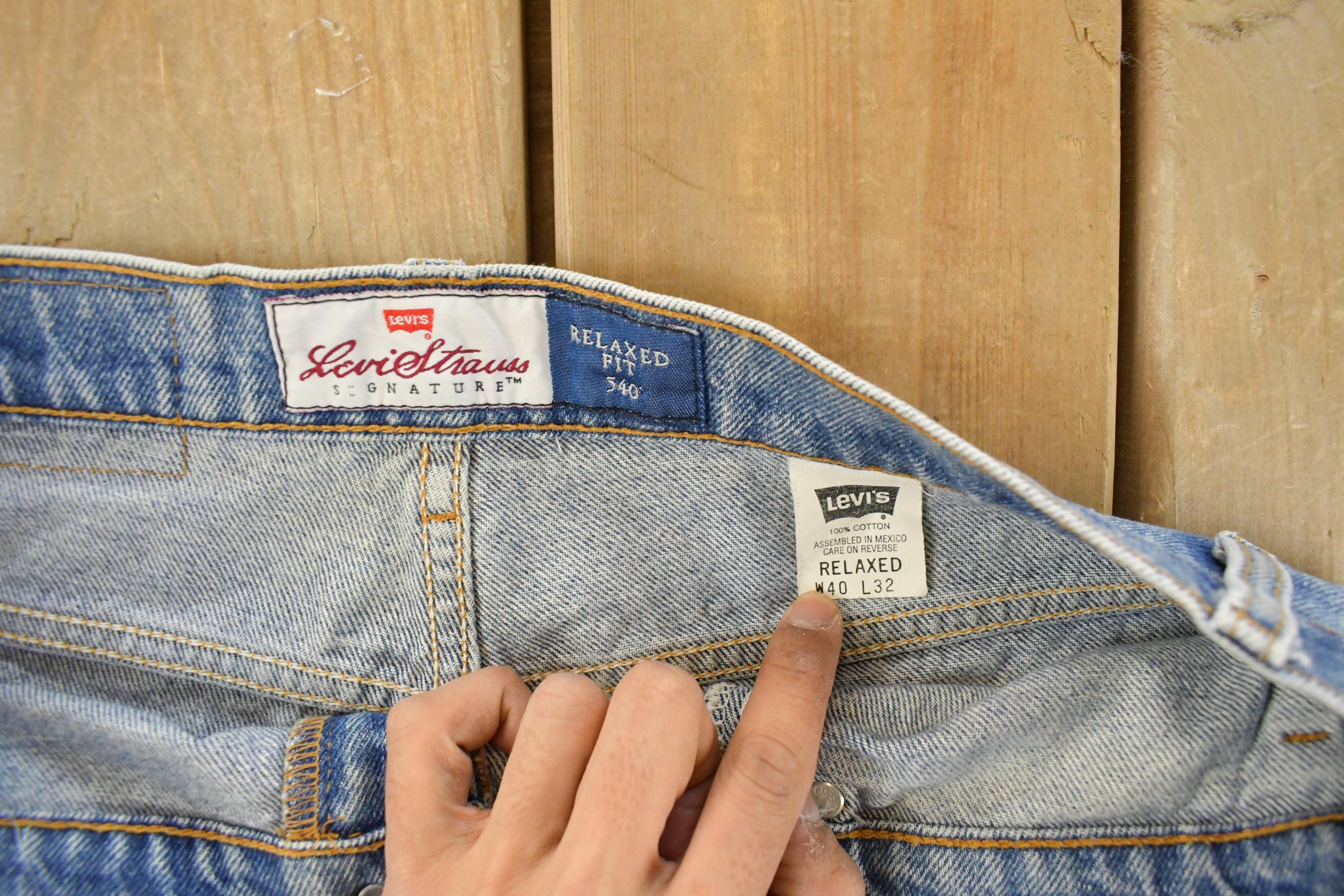 Vintage 1990s Levi's 540 Relaxed Fit Denim Jeans Men's 39 x 33 - Image 3
