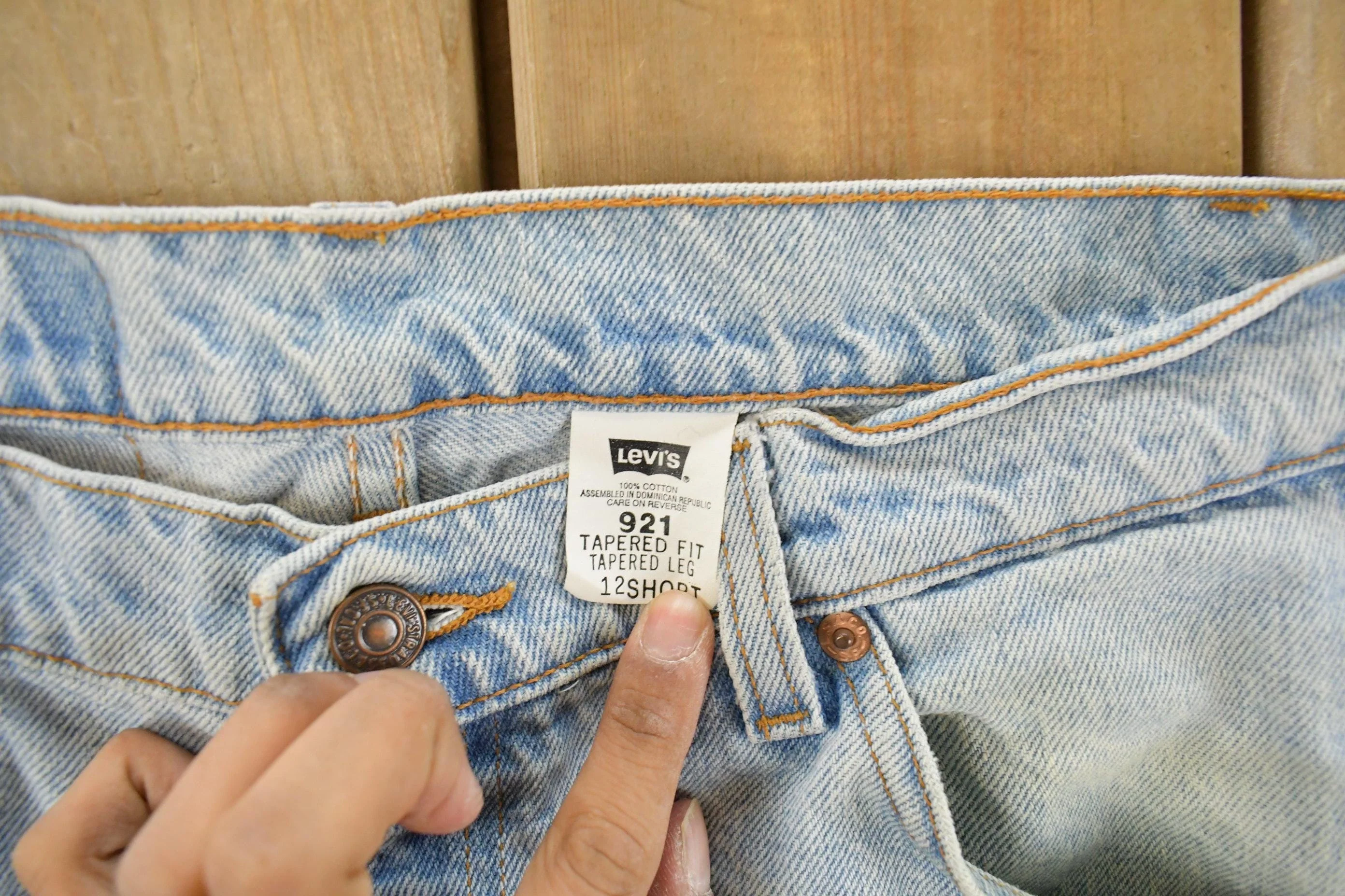 Vintage 1990s Levi's 921 Tapered Fit Denim Jeans Women's 32 x 29 - Image 4