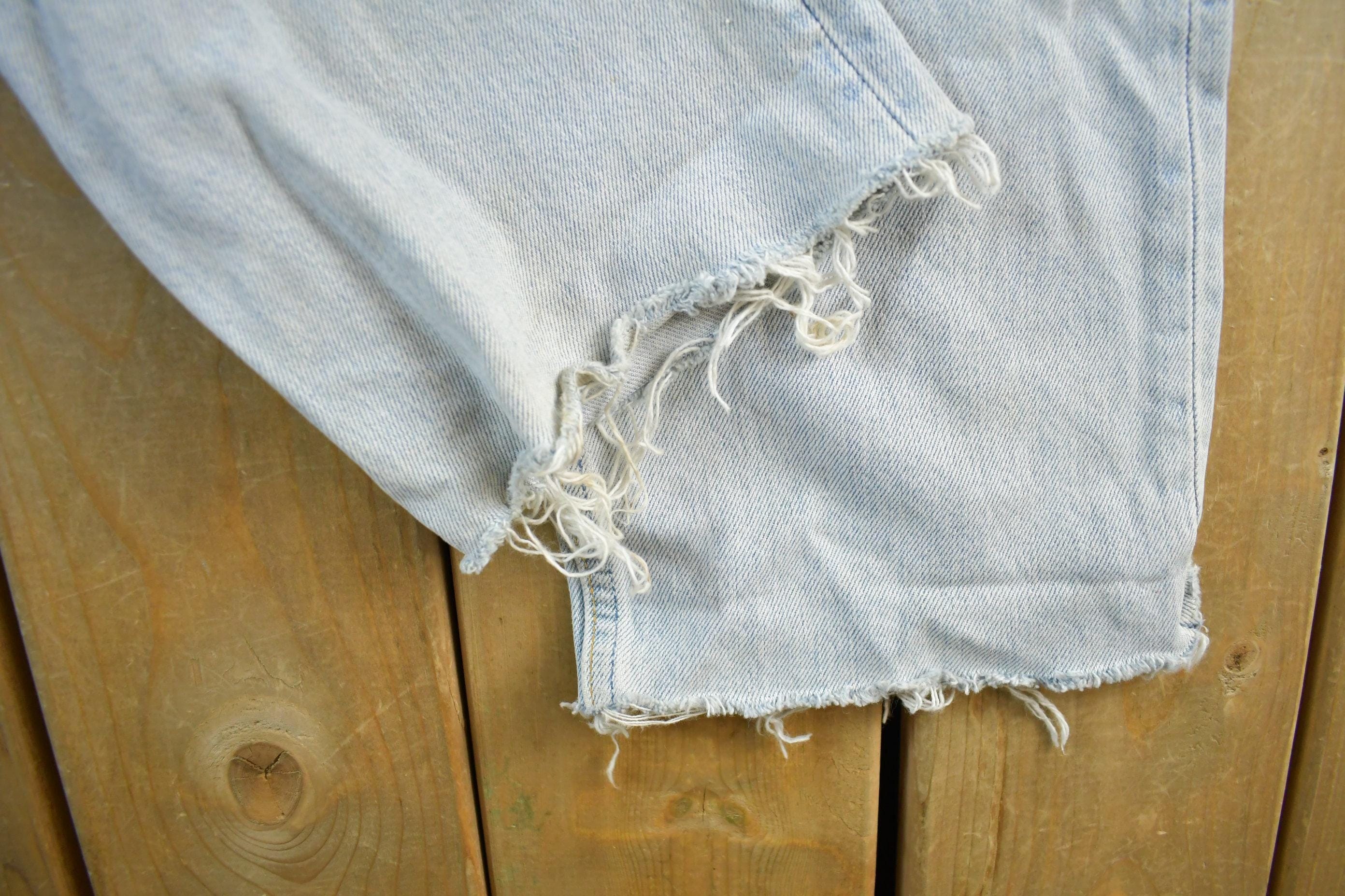 Vintage 1990s Levi's Distressed 501 Denim Jeans Men's 32 x 30 - Image 4