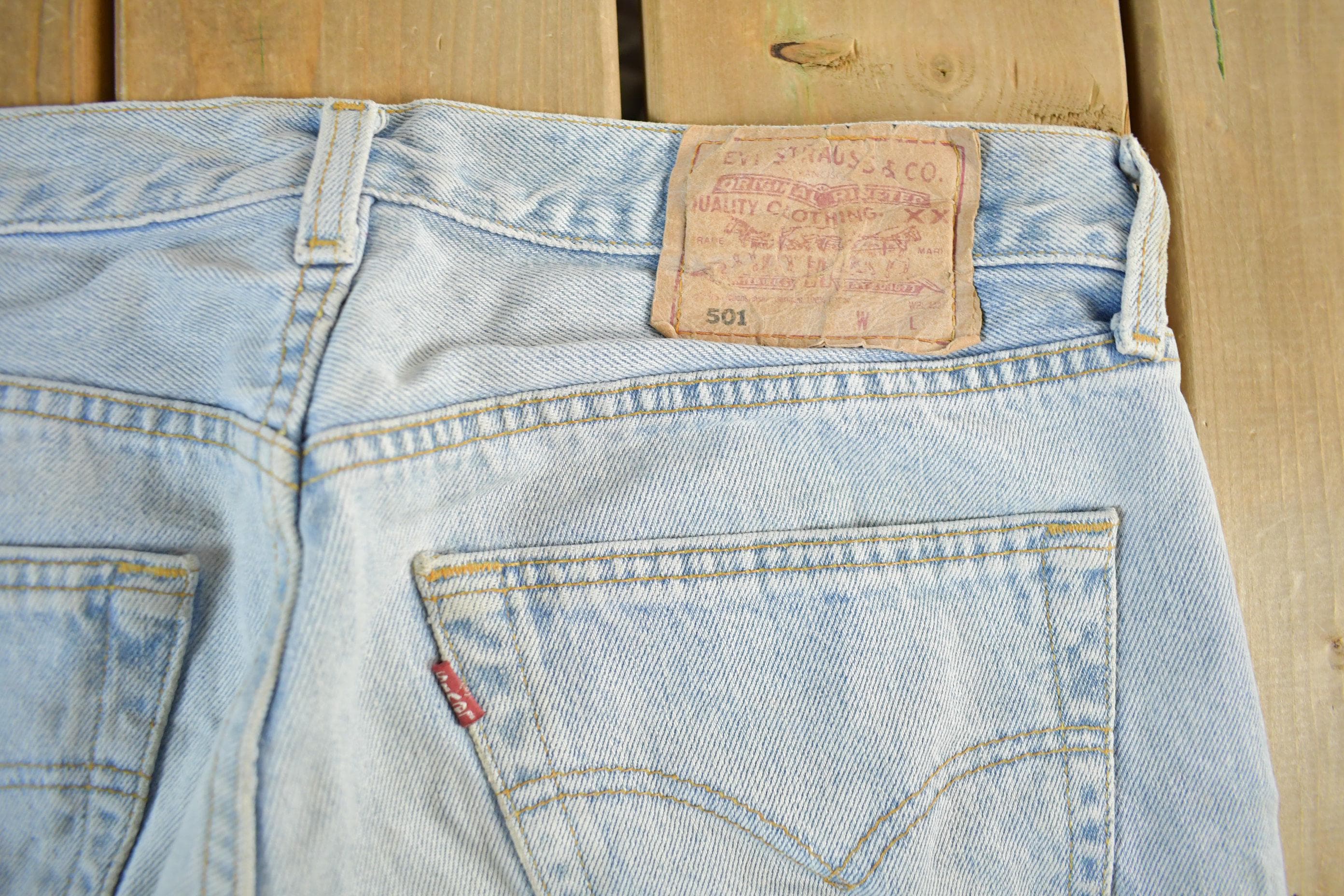 Vintage 1990s Levi's Distressed 501 Denim Jeans Men's 32 x 30 - Image 7