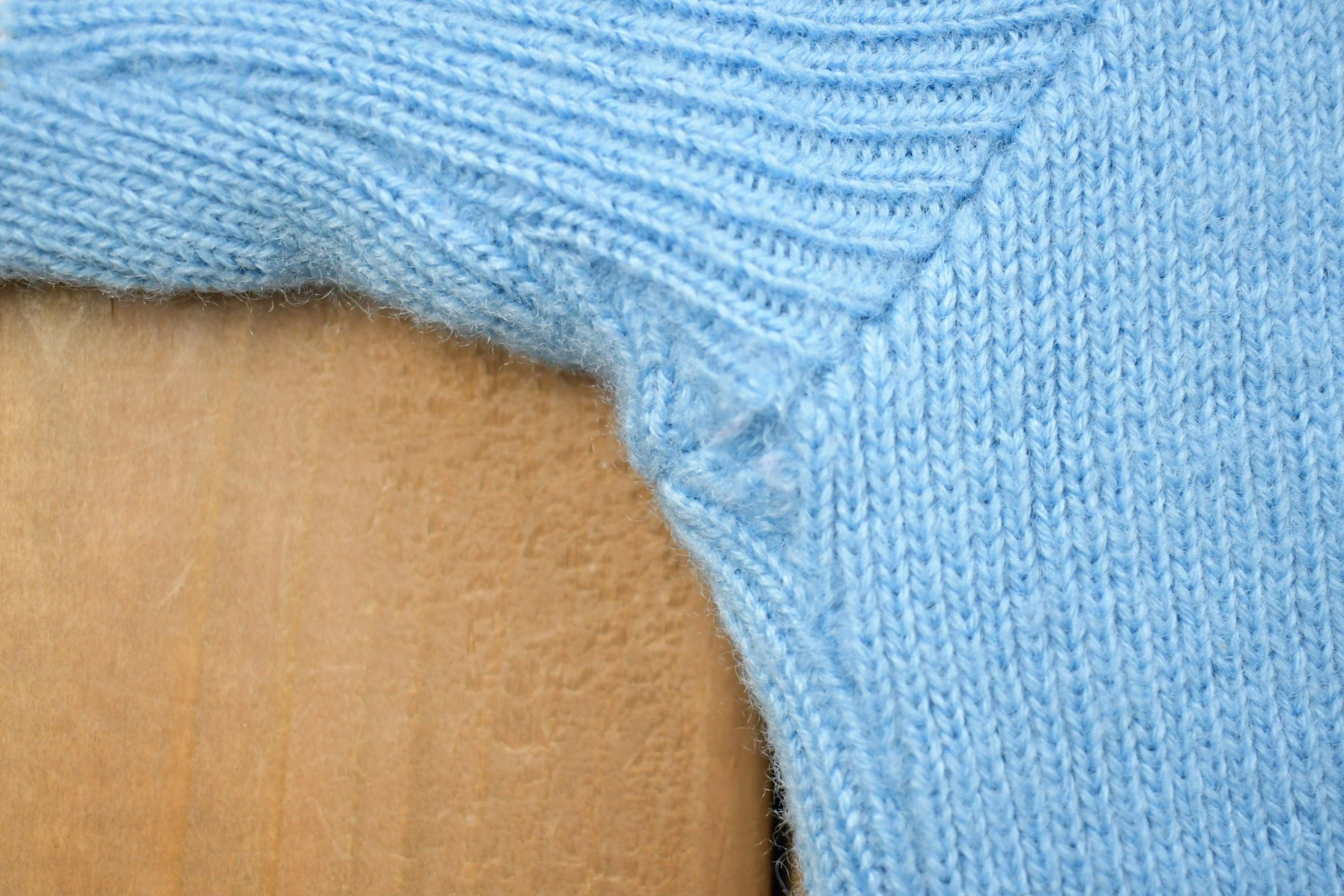 Vintage 1990s Light Blue 100% Wool Knit Sweater Men's XL - Image 3