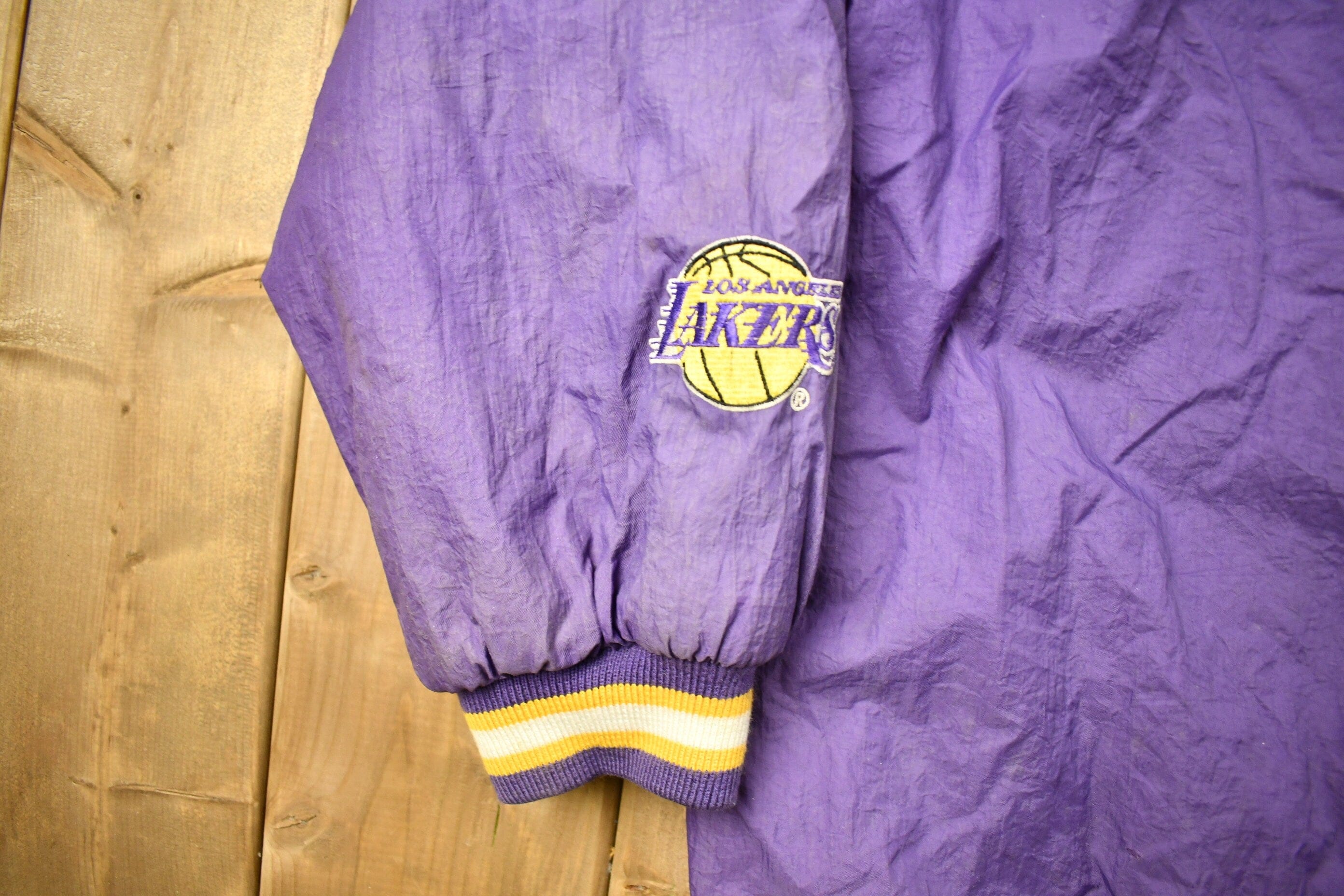 Vintage 1990s Los Angeles Lakers NBA Full Zip Puffer Jacket Men's XL - Image 5