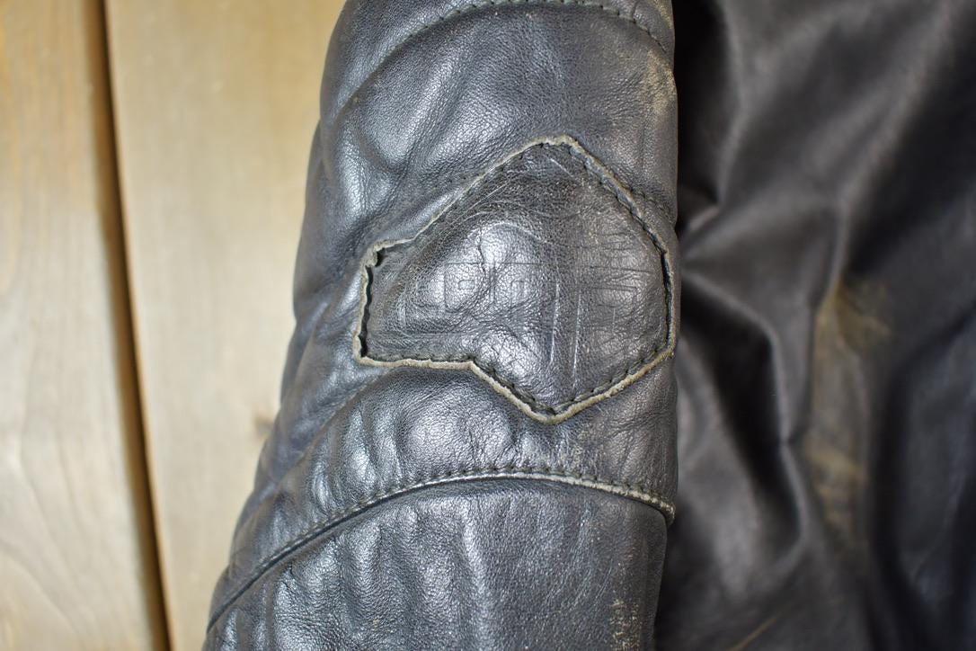 Vintage 1990s Motorcycle Leather Heavy Padded Biker Jacket Made In USA - Image 6