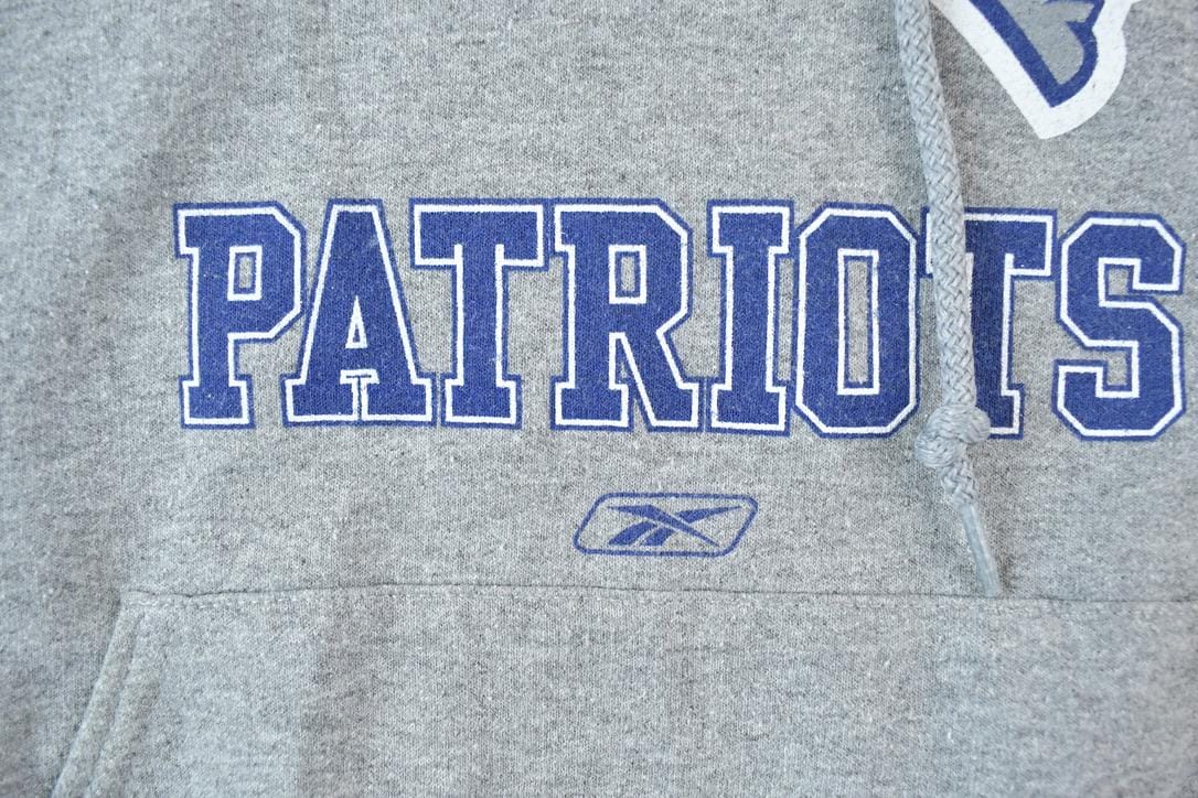 Vintage 1990s New England Patriots Reebok NFL Hoodie Sweatshirt Men's Large - Image 5