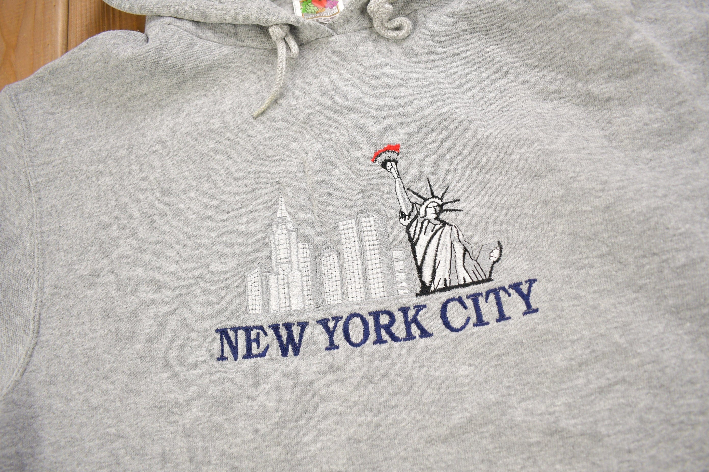 Vintage 1990s New York City Embroidered Hoodie - Image 3