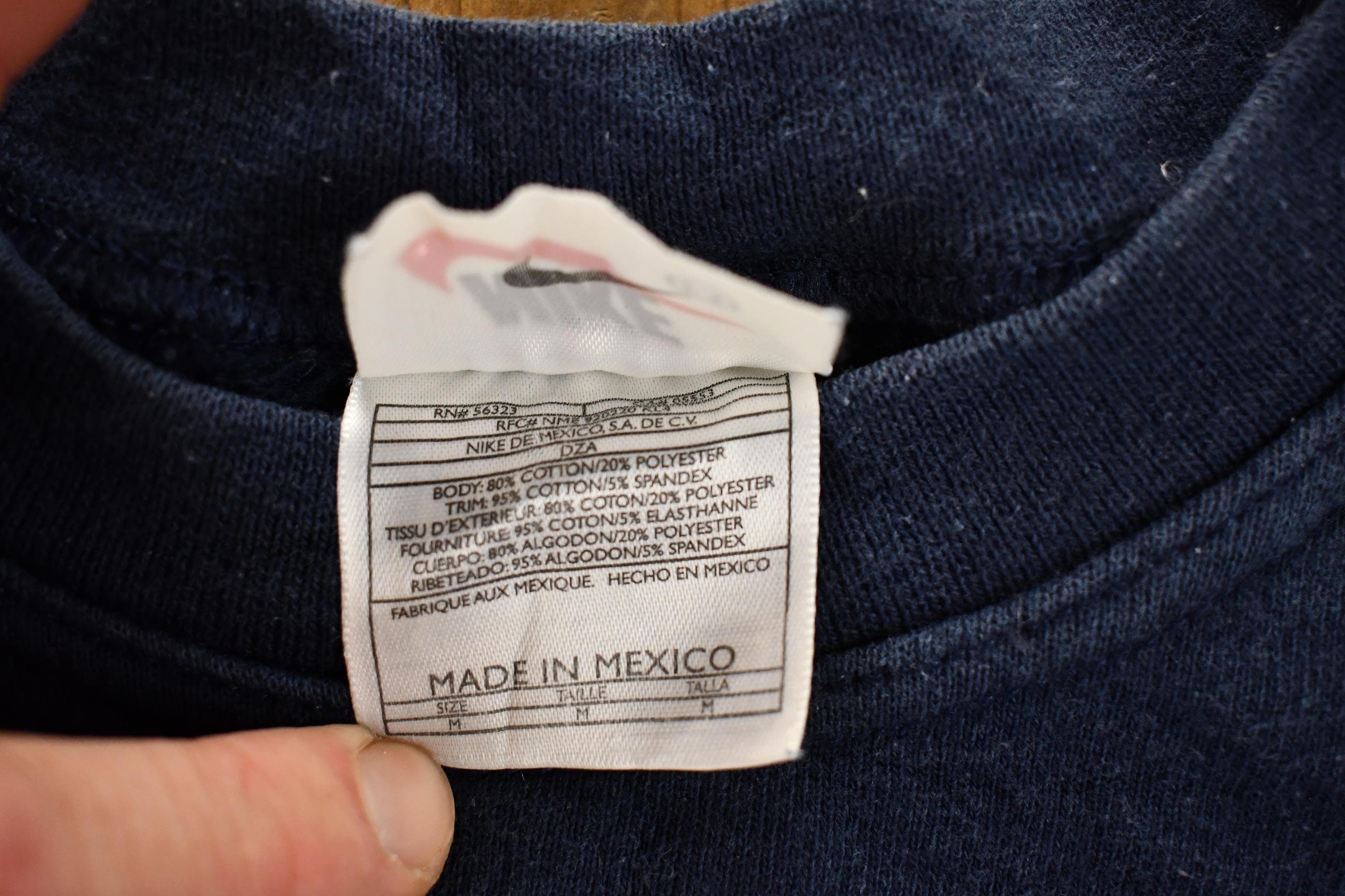 Vintage 1990s Nike Mini Swoosh Navy Crewneck Sweatshirt Men's M - Image 4