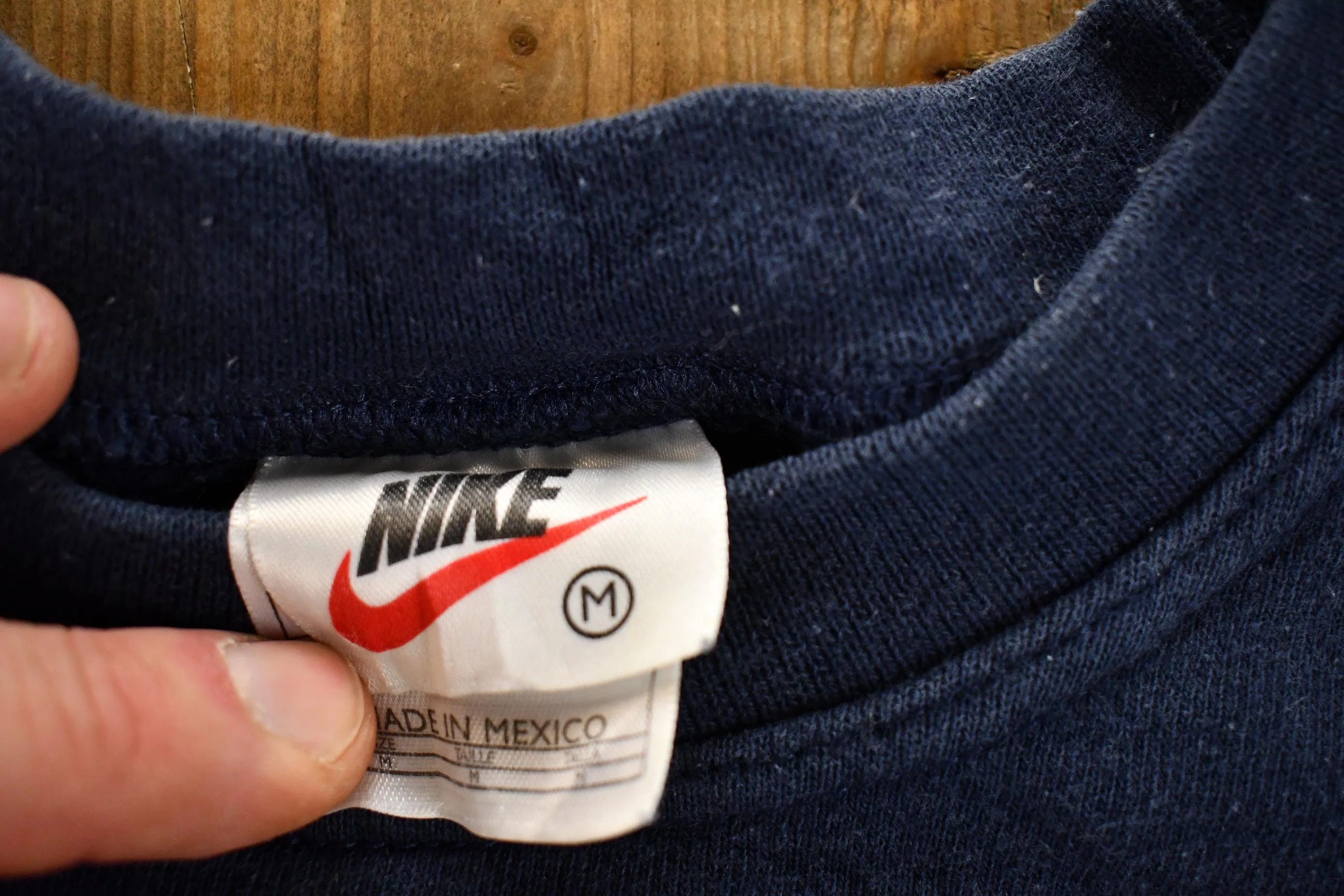 Vintage 1990s Nike Mini Swoosh Navy Crewneck Sweatshirt Men's M - Image 5