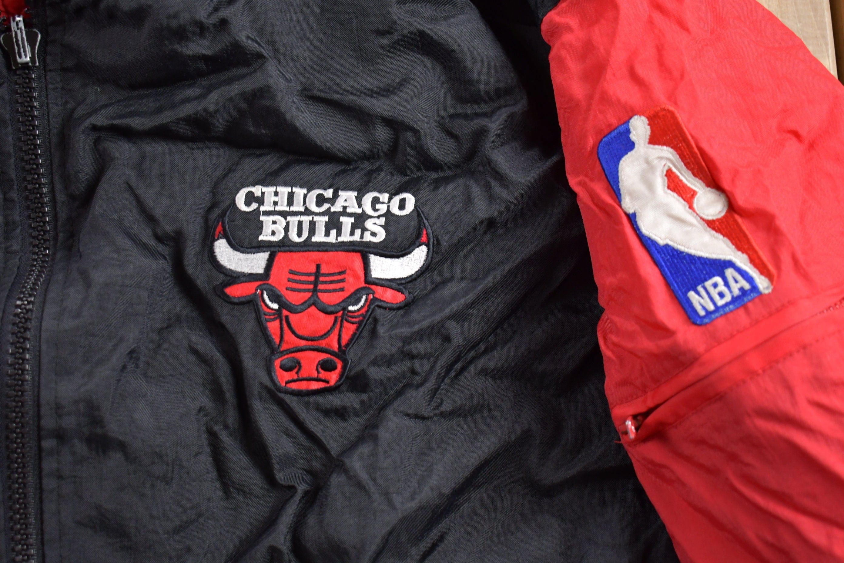 Vintage 1990s Reversible Chicago Bulls NBA Pro Player Puffer Jacket Men's XL - Image 6