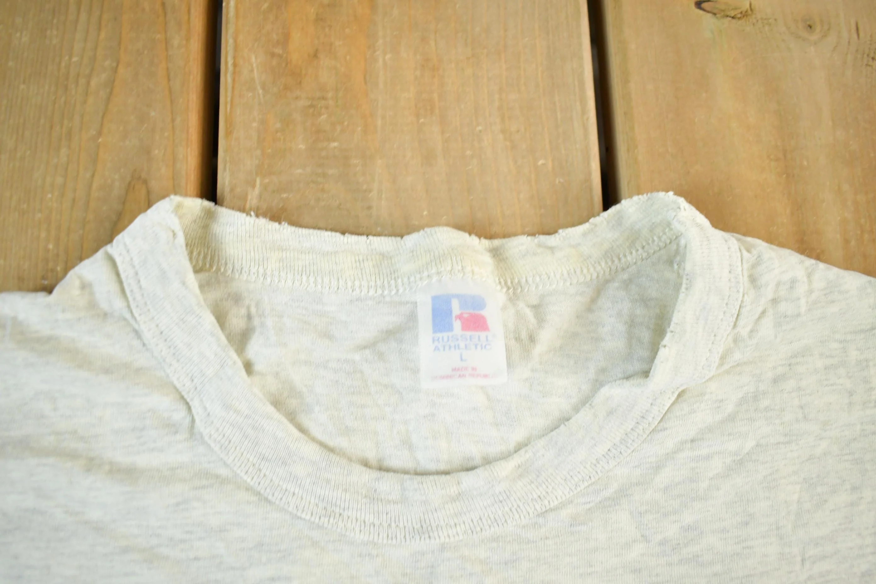 Vintage 1990s Russell Athletics Blank Embroidered T-Shirt Men's Large Men's Medium - Image 5