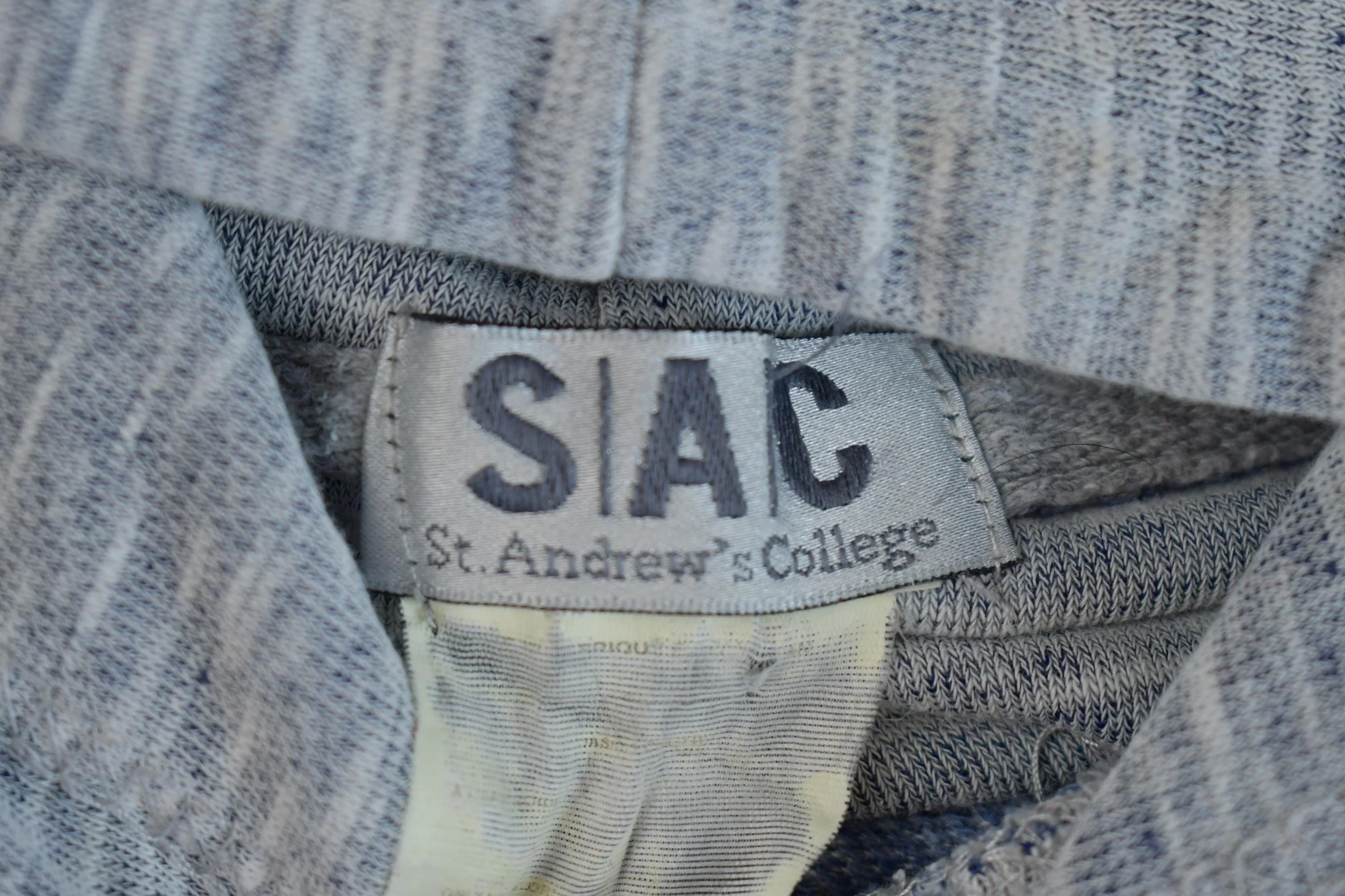 Vintage 1990s Saint Andrew's College Embroidered Hoodie Men's Medium - Image 4