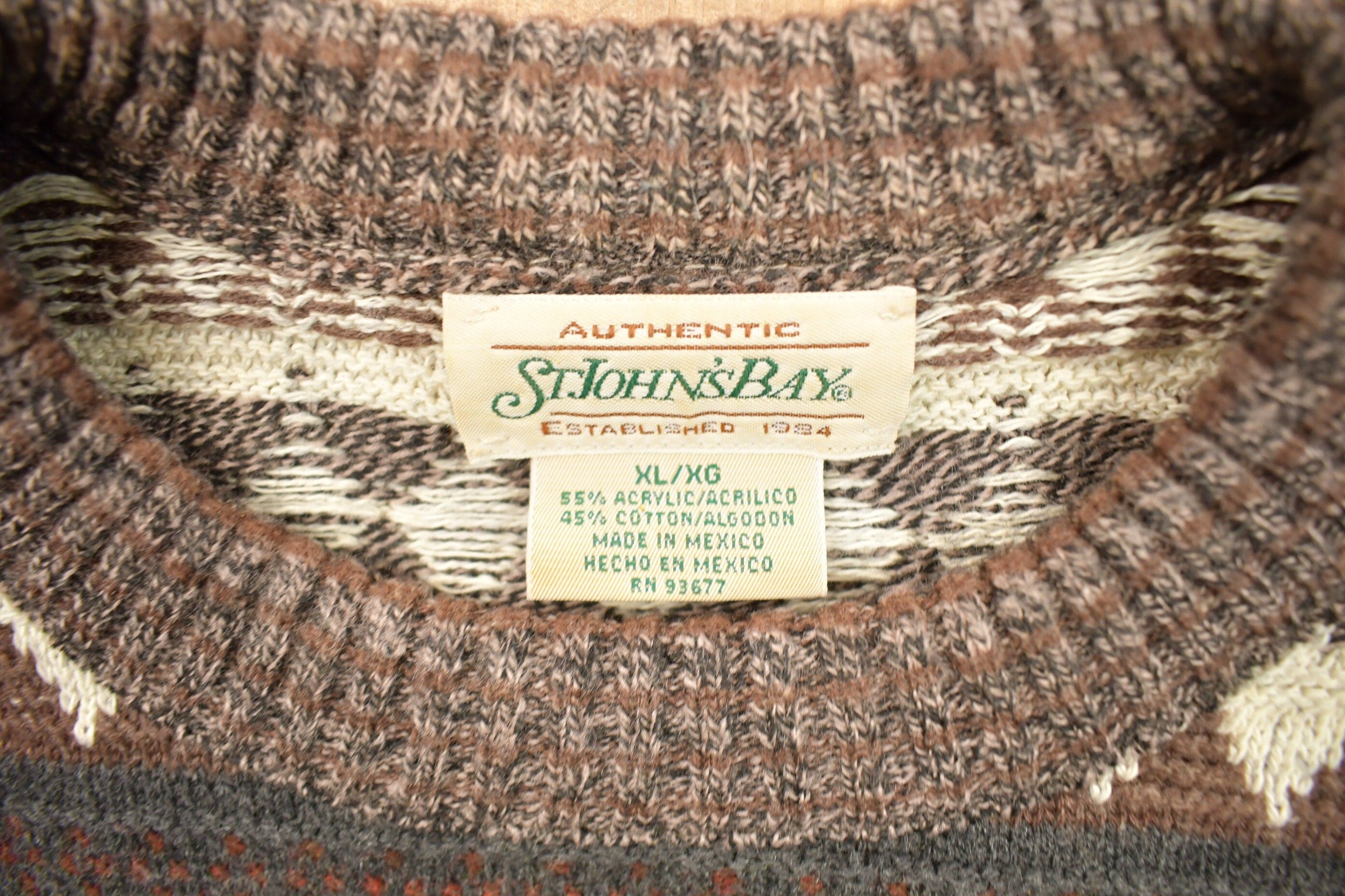 Vintage 1990s St. Johns Bay Knitted Pattern Crewneck Sweater Men's XL - Image 4