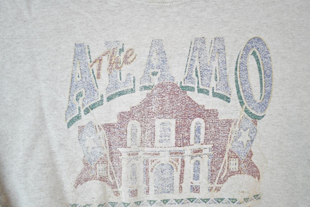 Vintage 1990s The Alamo Souvenir Crewneck Sweatshirt Made In USA Men's XL - Image 4