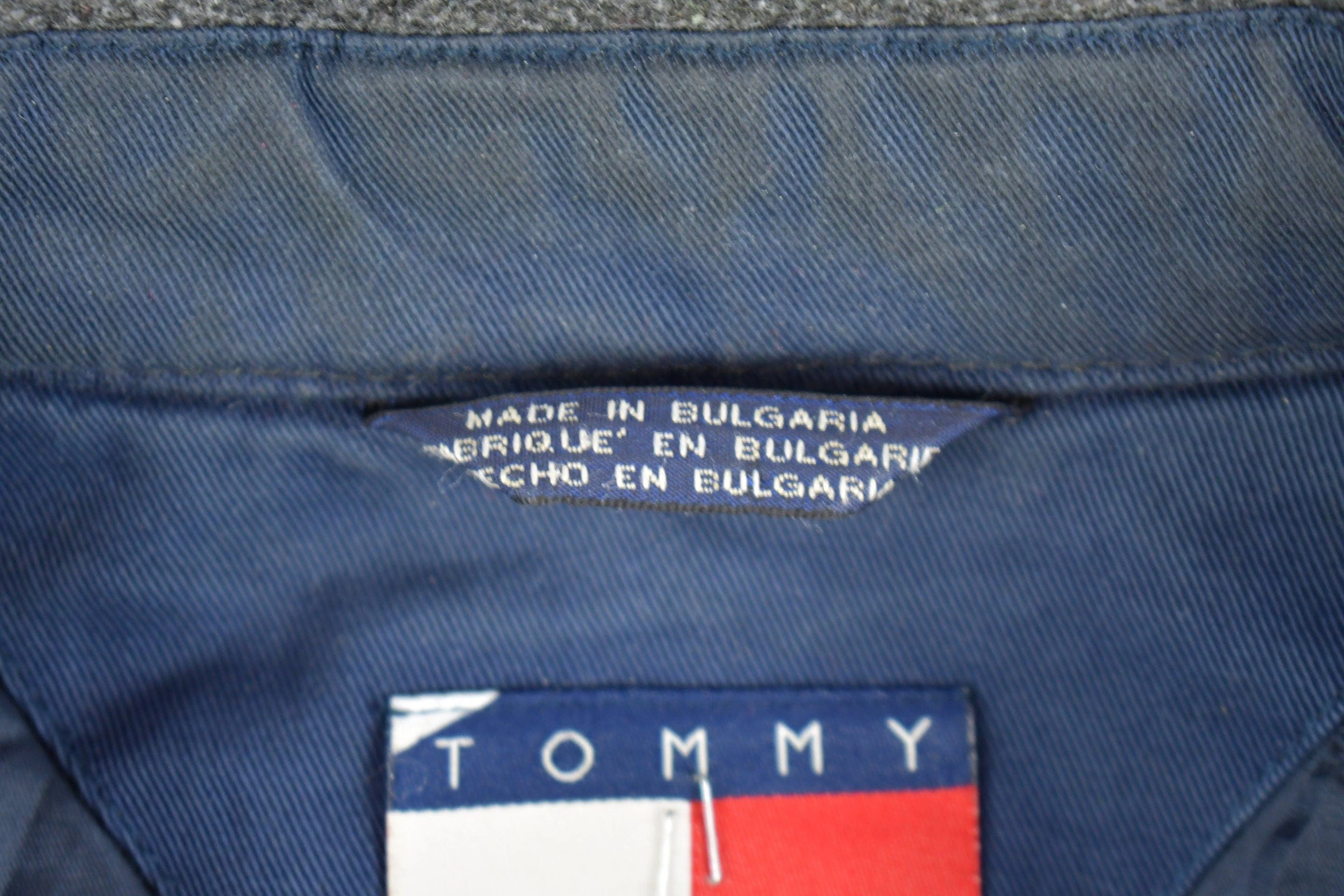 Vintage 1990s Tommy Hilfiger Embroidered Fleece Jacket Men's XL - Image 5