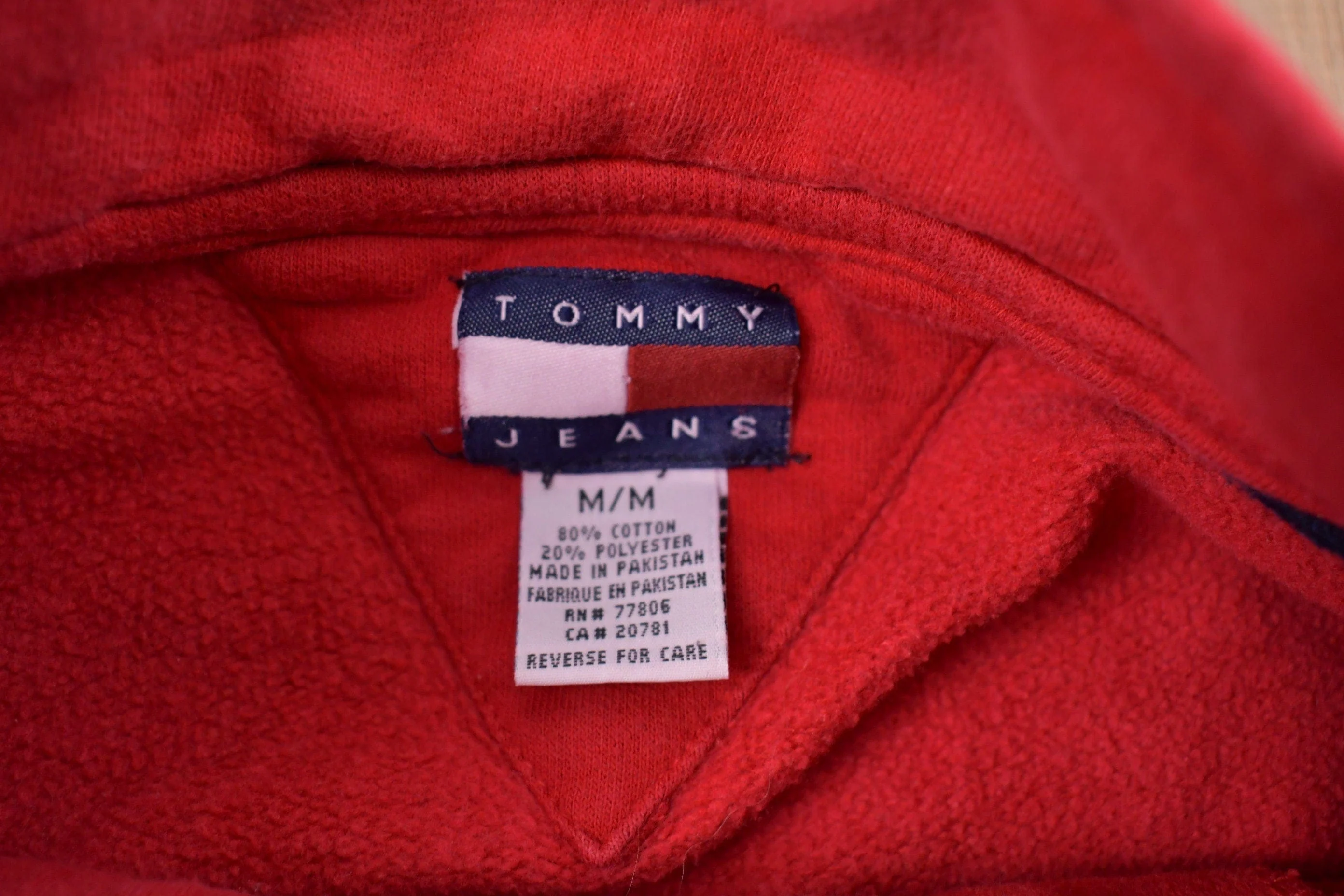 Vintage 1990s Tommy Hilfiger Embroidered Quarter Zip Sweatshirt Men's Medium - Image 4