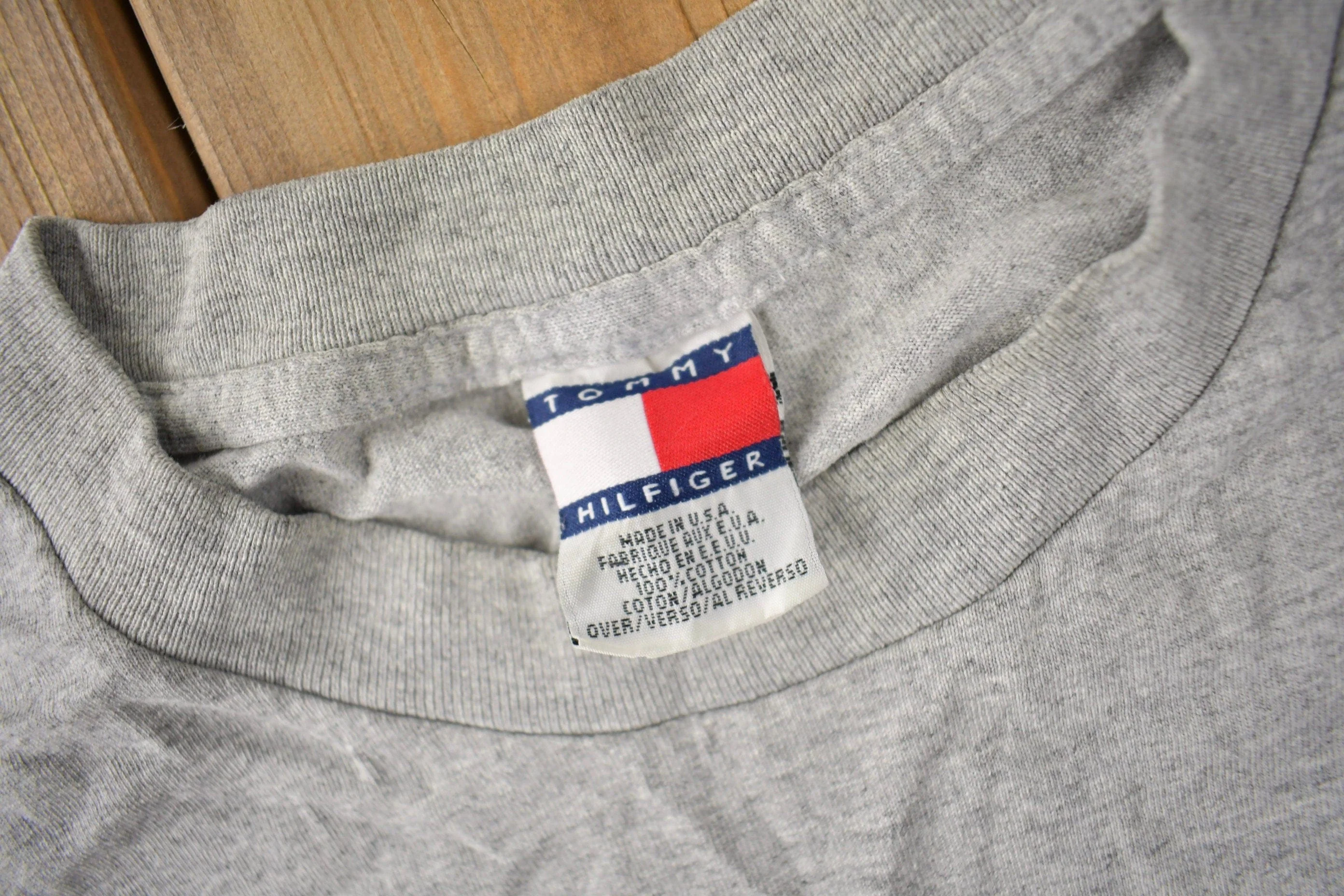 Vintage 1990s Tommy Hilfiger Embroidered T Shirt Men's XL - Image 4