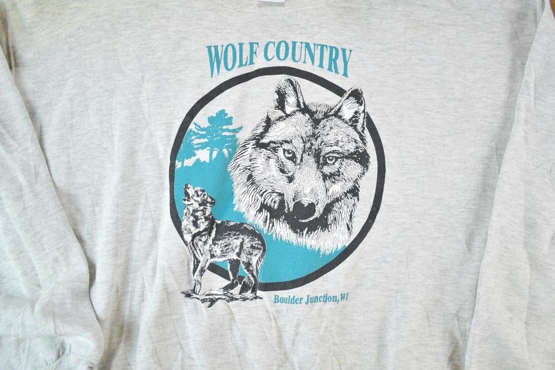 Vintage 1990s Wolf Country Souvenir Crewneck Sweatshirt Made In USAMen's Medium - Image 4