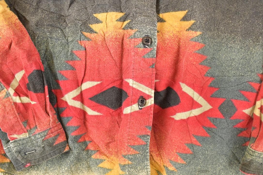 Vintage 1990s Woolrich Woman AOP Aztec Fleece Button Up Shirt Women's S - Image 3
