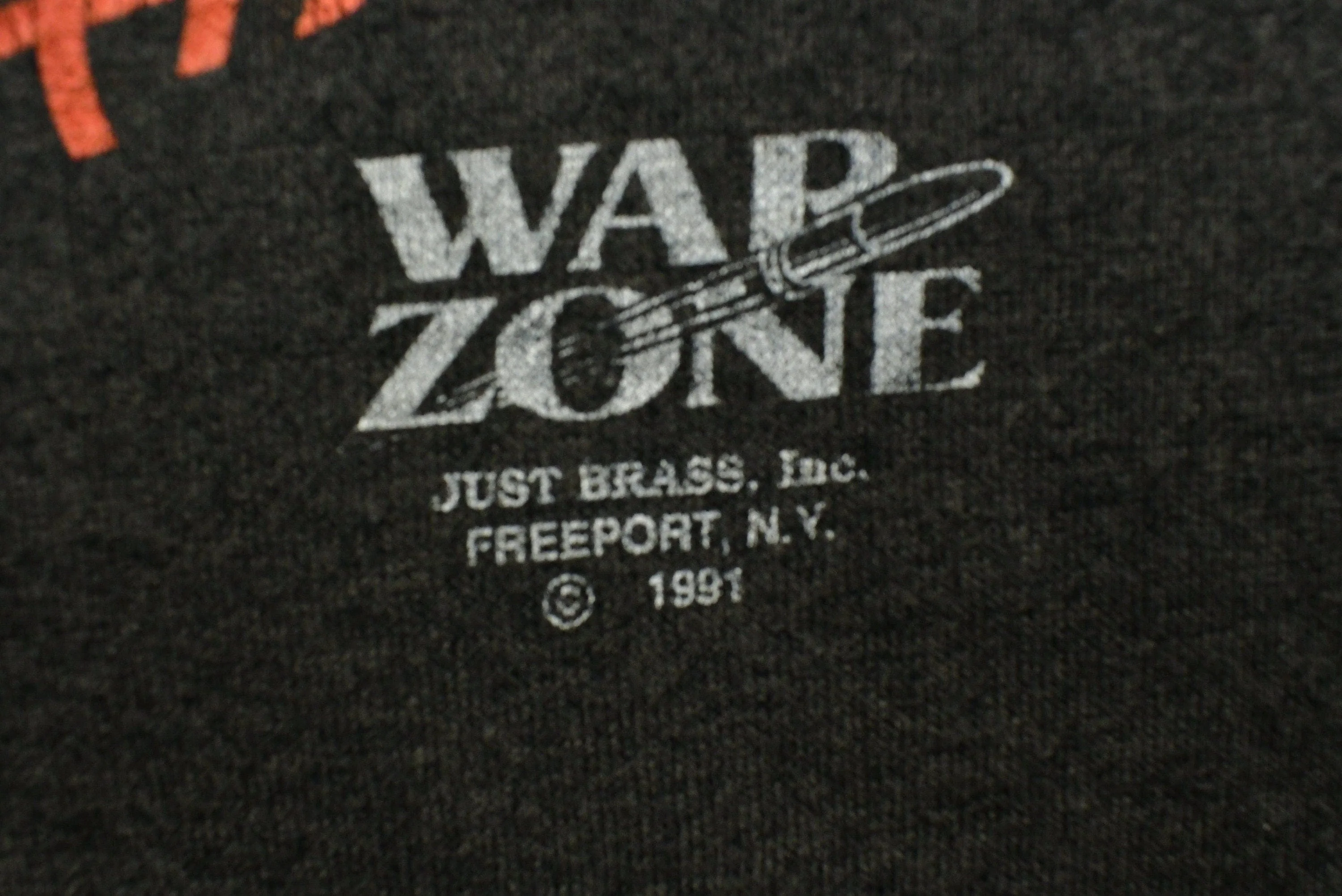 Vintage 1991 USMC War Zone 3D Emblem T-Shirt - Image 4