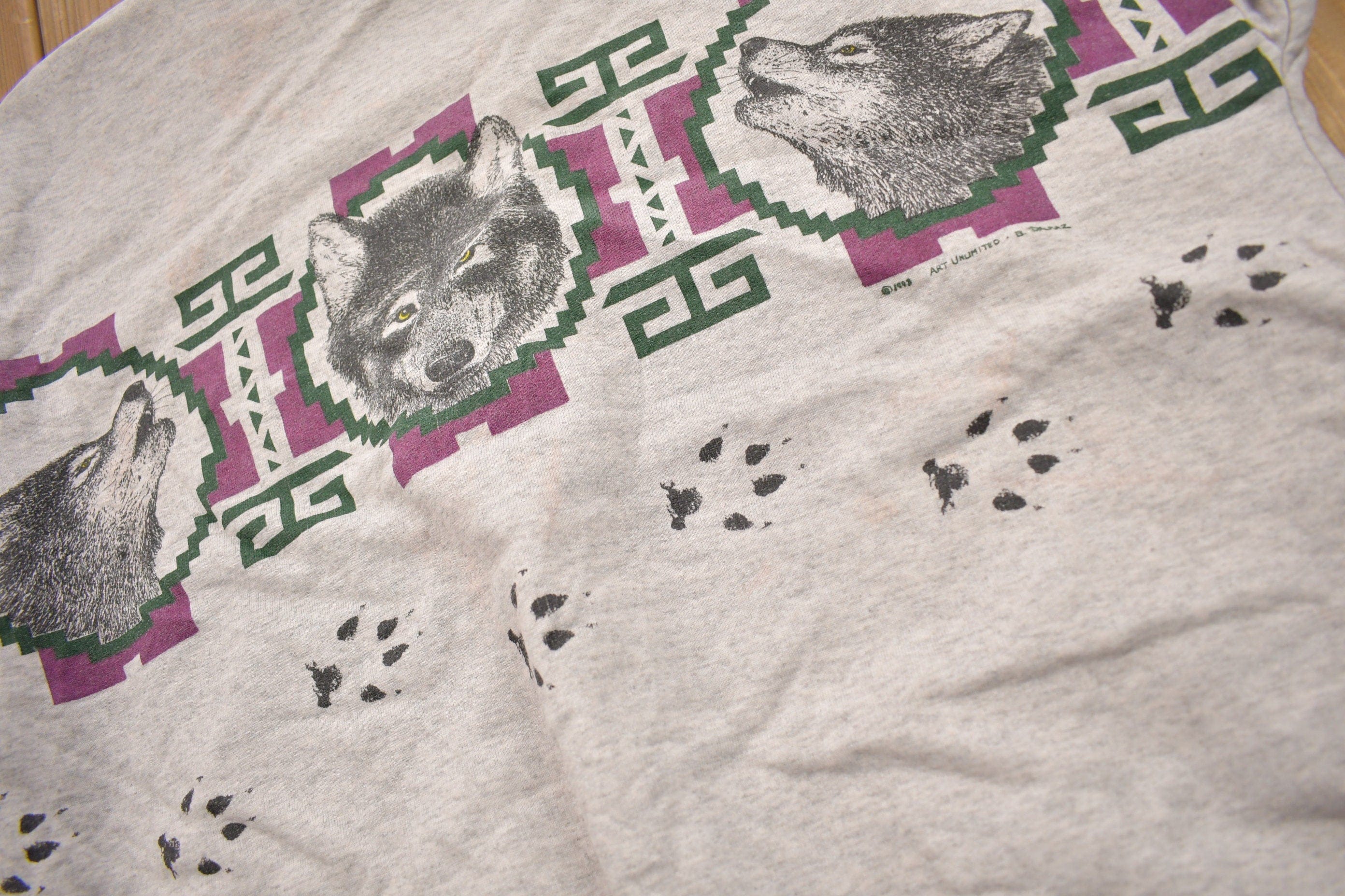 Vintage 1993 Aztec Wolf Theme Crewneck Men's Large - Image 7