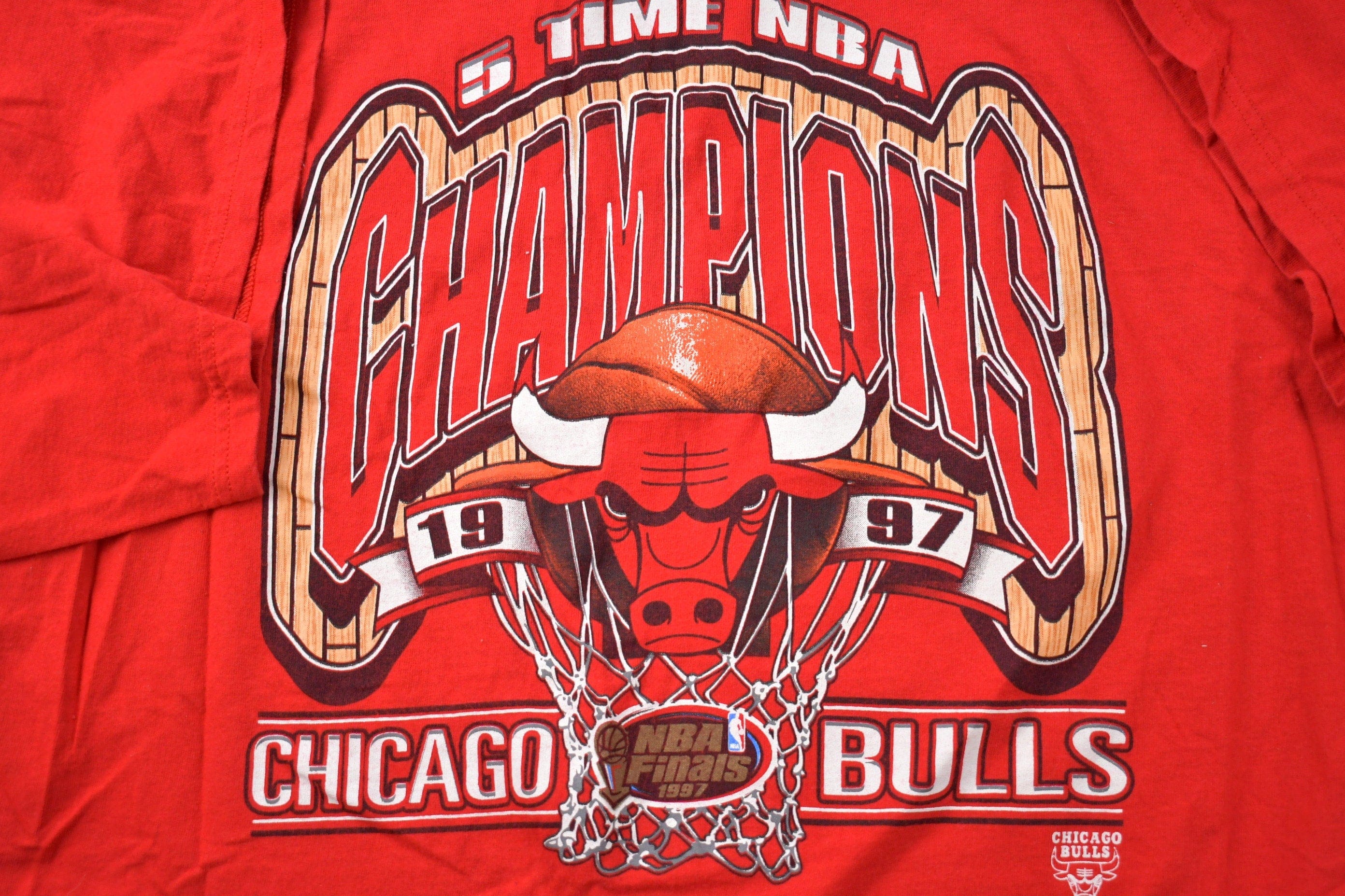 Vintage 1997 Chicago Bulls NBA 5-Peat Champions Logo Athletic Made In USA Graphic T-Shirt Men's 4XL - Image 3