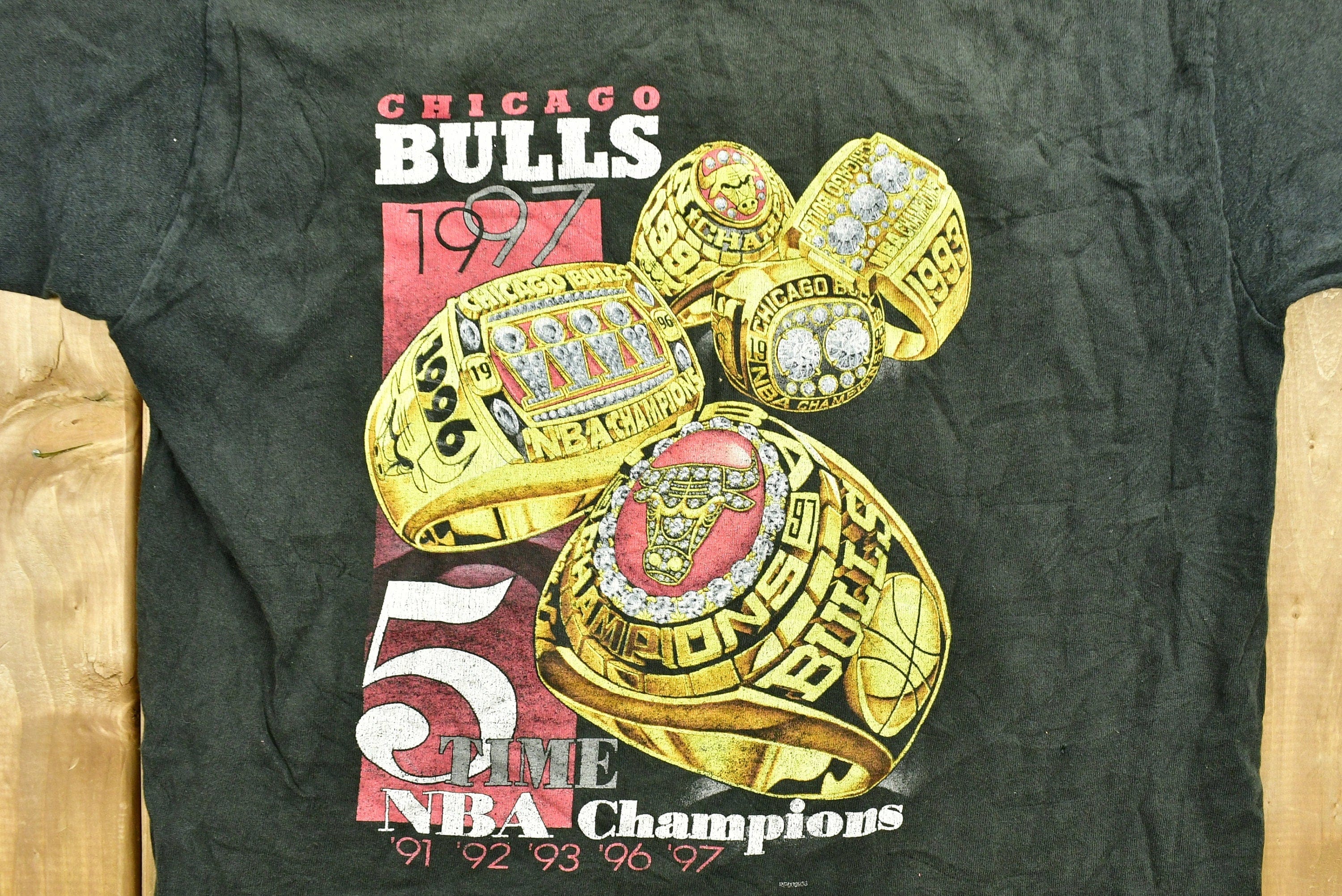 Vintage 1997 Chicago Bulls 5 Time NBA World Champions T-shirt Men's Medium - Image 3
