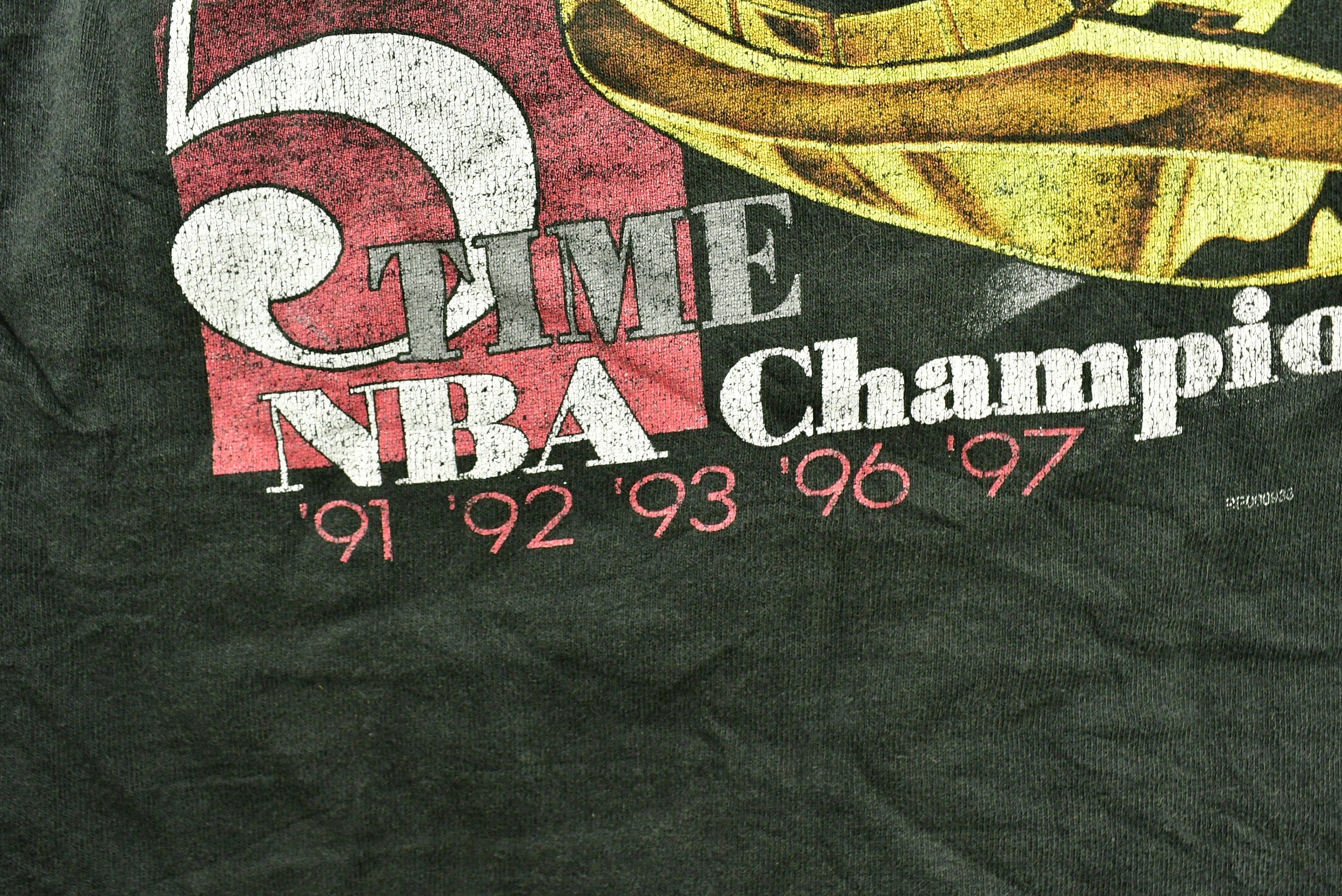 Vintage 1997 Chicago Bulls 5 Time NBA World Champions T-shirt Men's Medium - Image 4