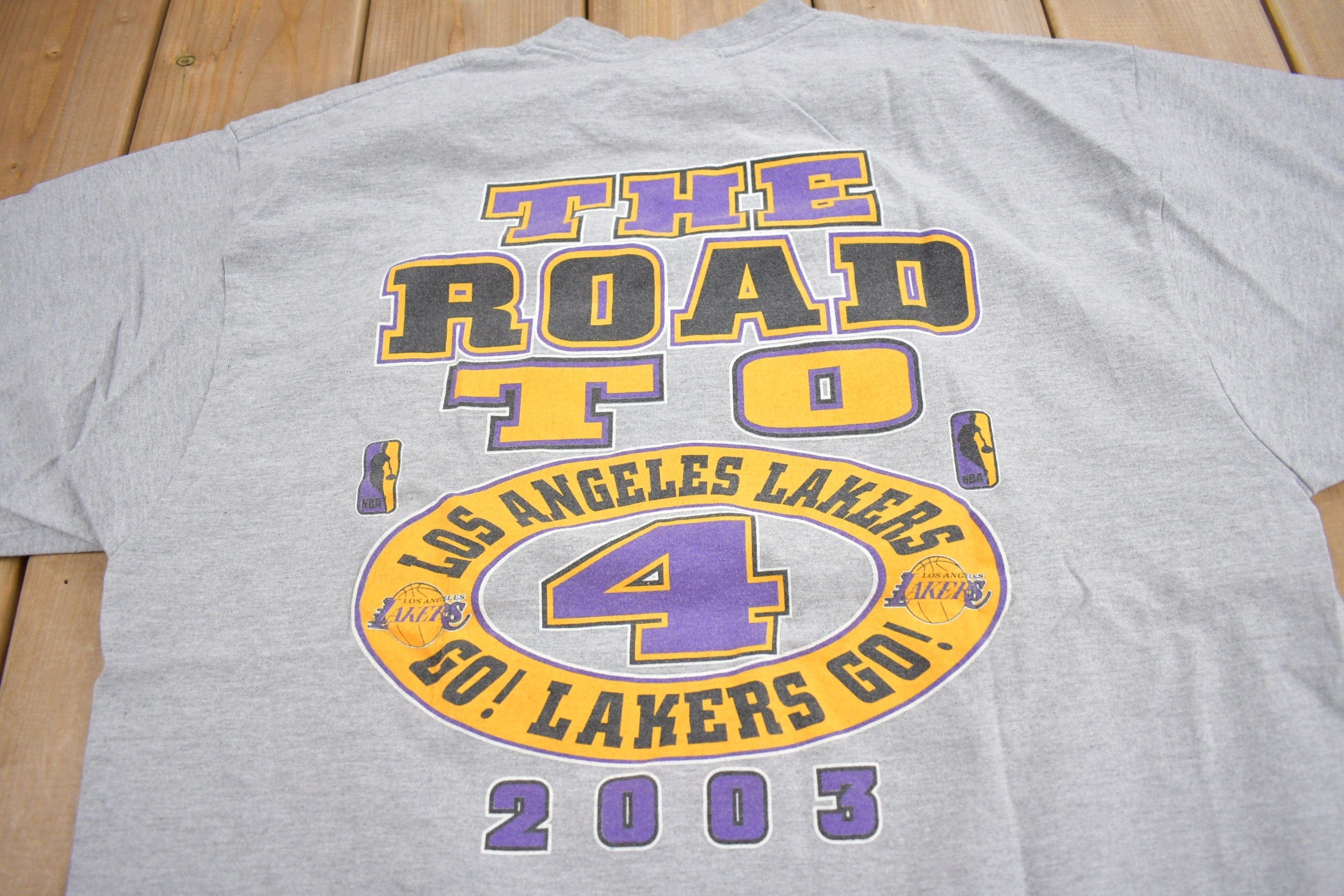 Vintage 2003 Los Angeles Lakers NBA Champs Graphic T-Shirt Men's XL - Image 4